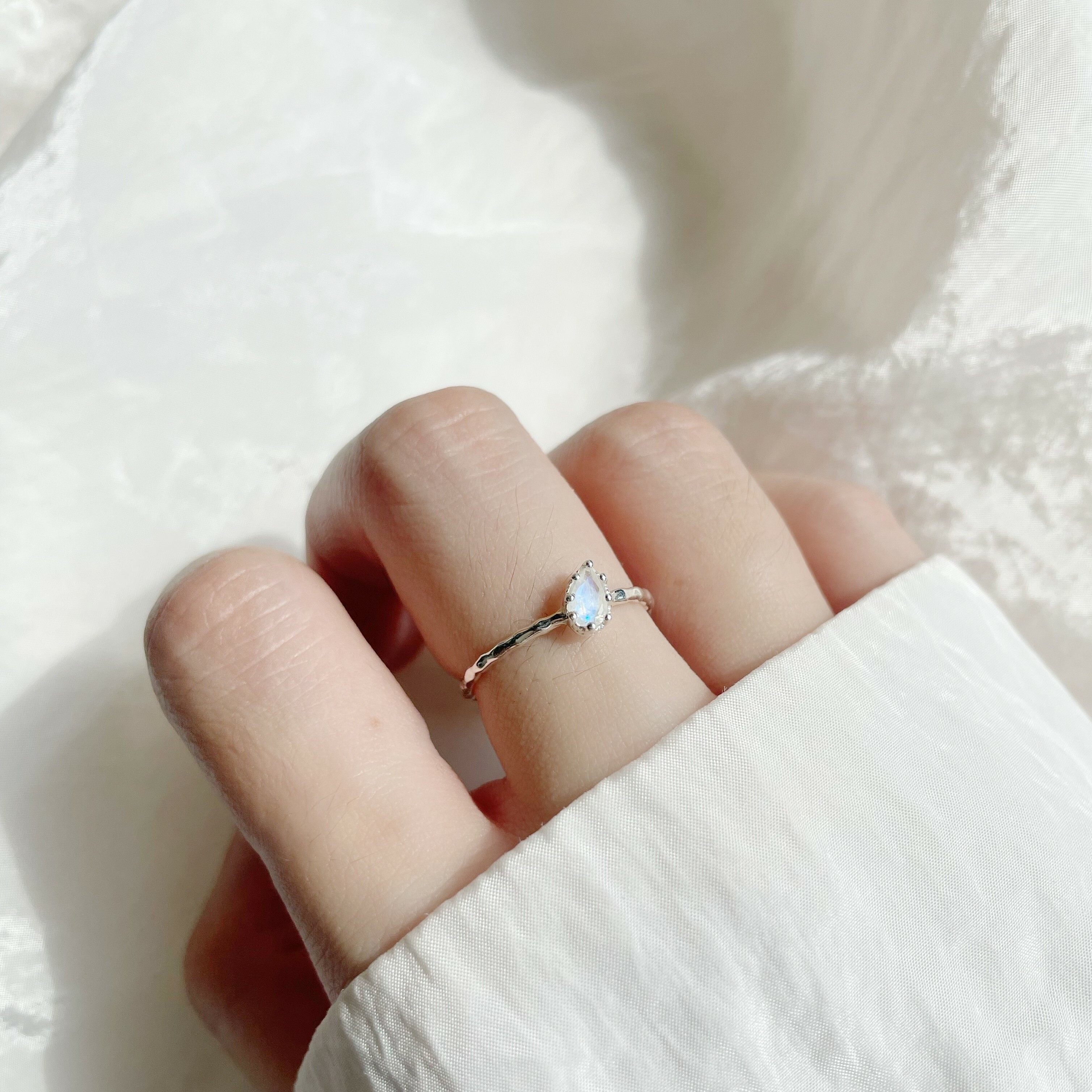 歪歪鑽面水滴月光石戒指