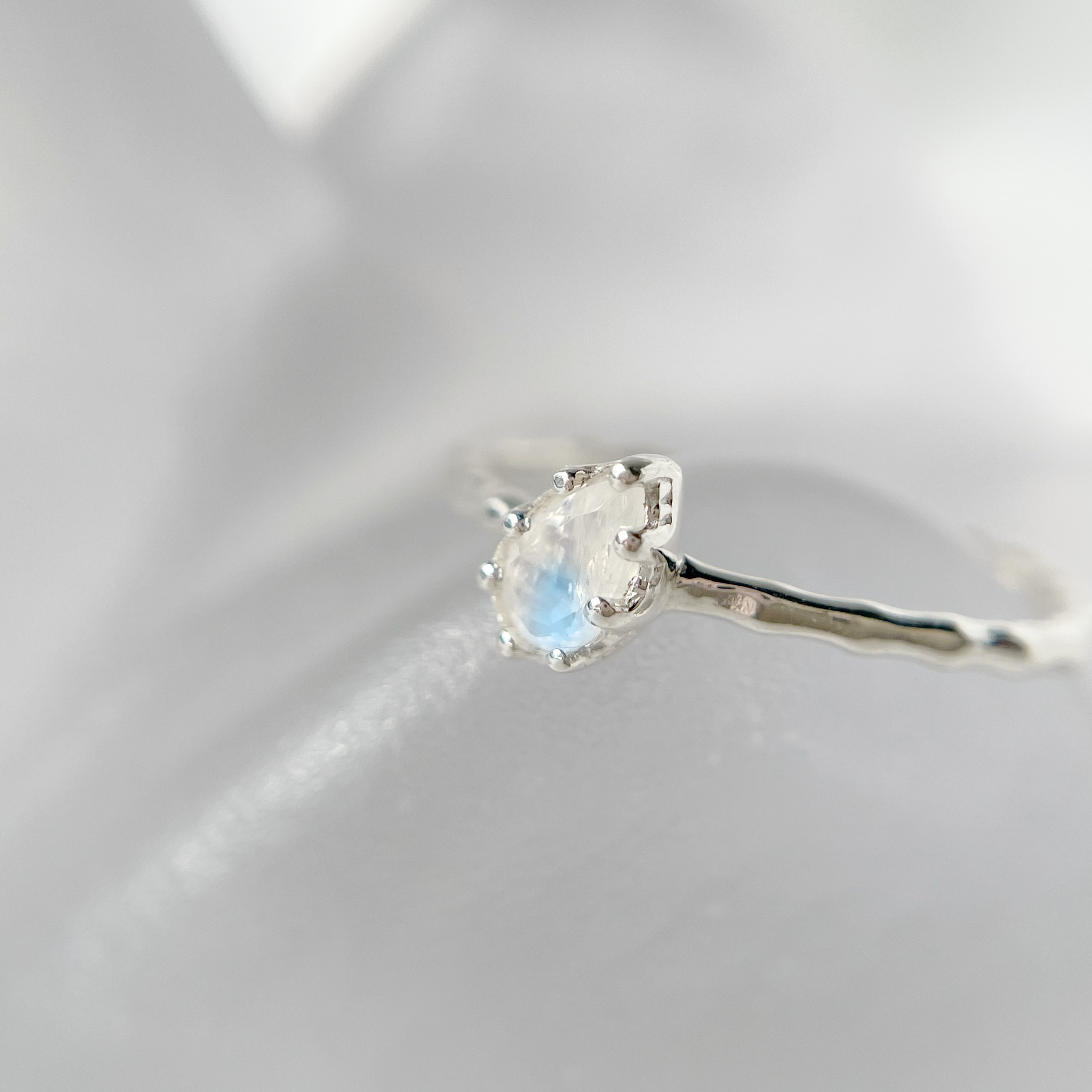 歪歪鑽面水滴月光石戒指