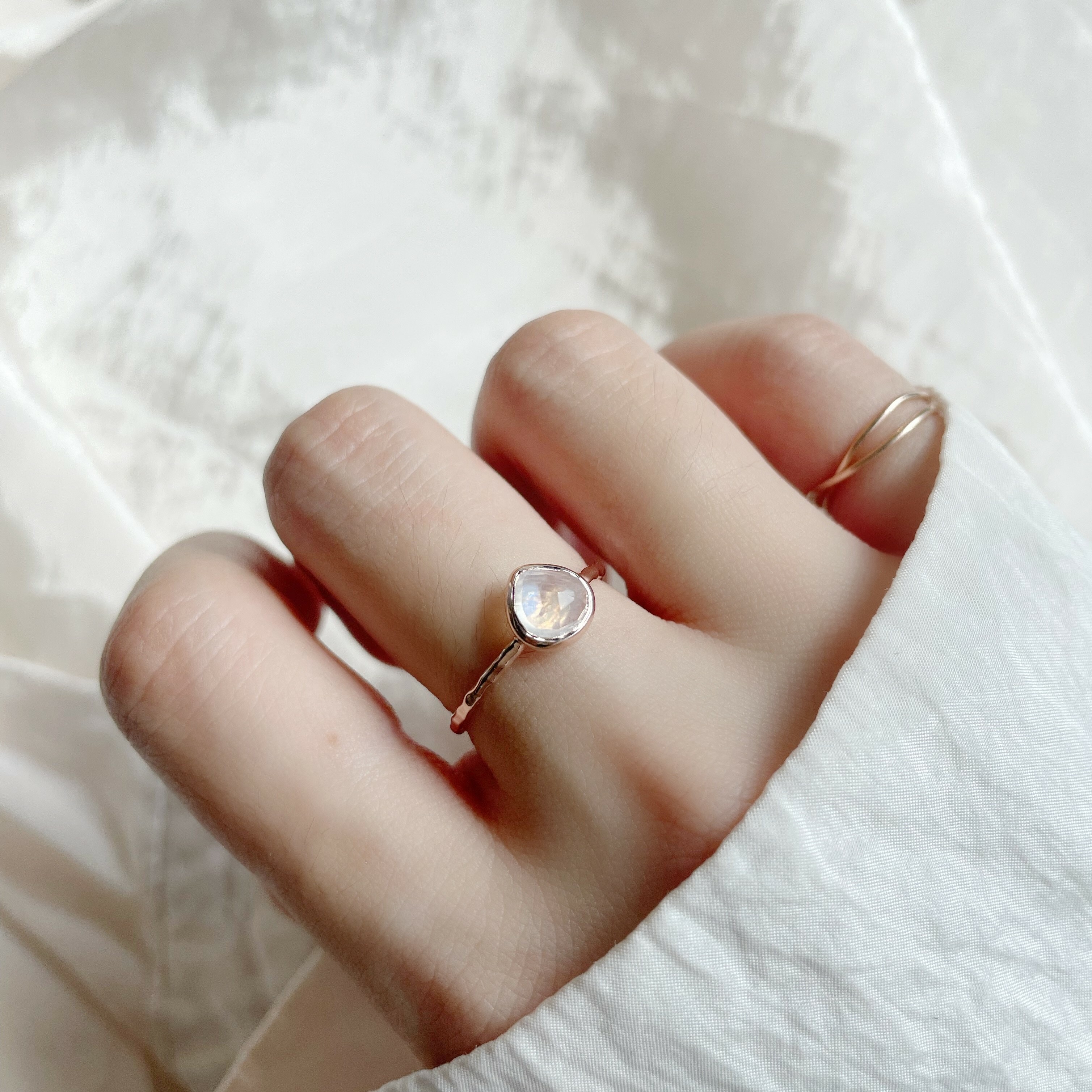 胖胖飯糰月光石戒指