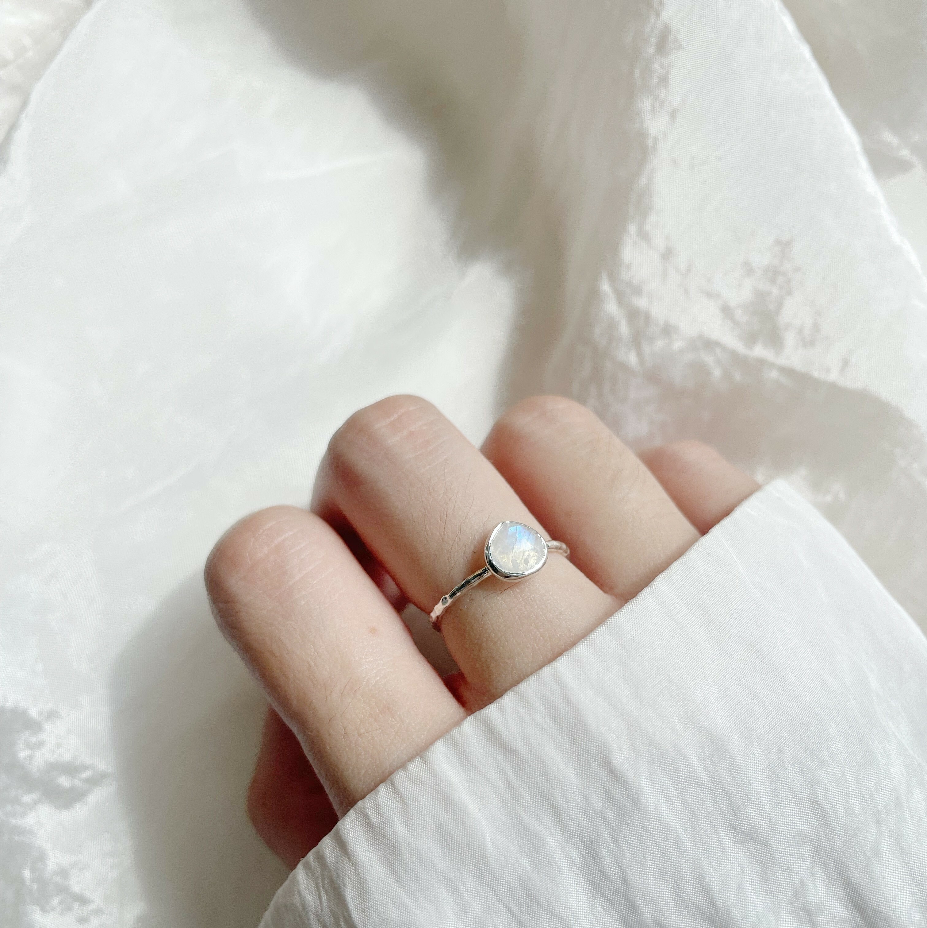 胖胖飯糰月光石戒指