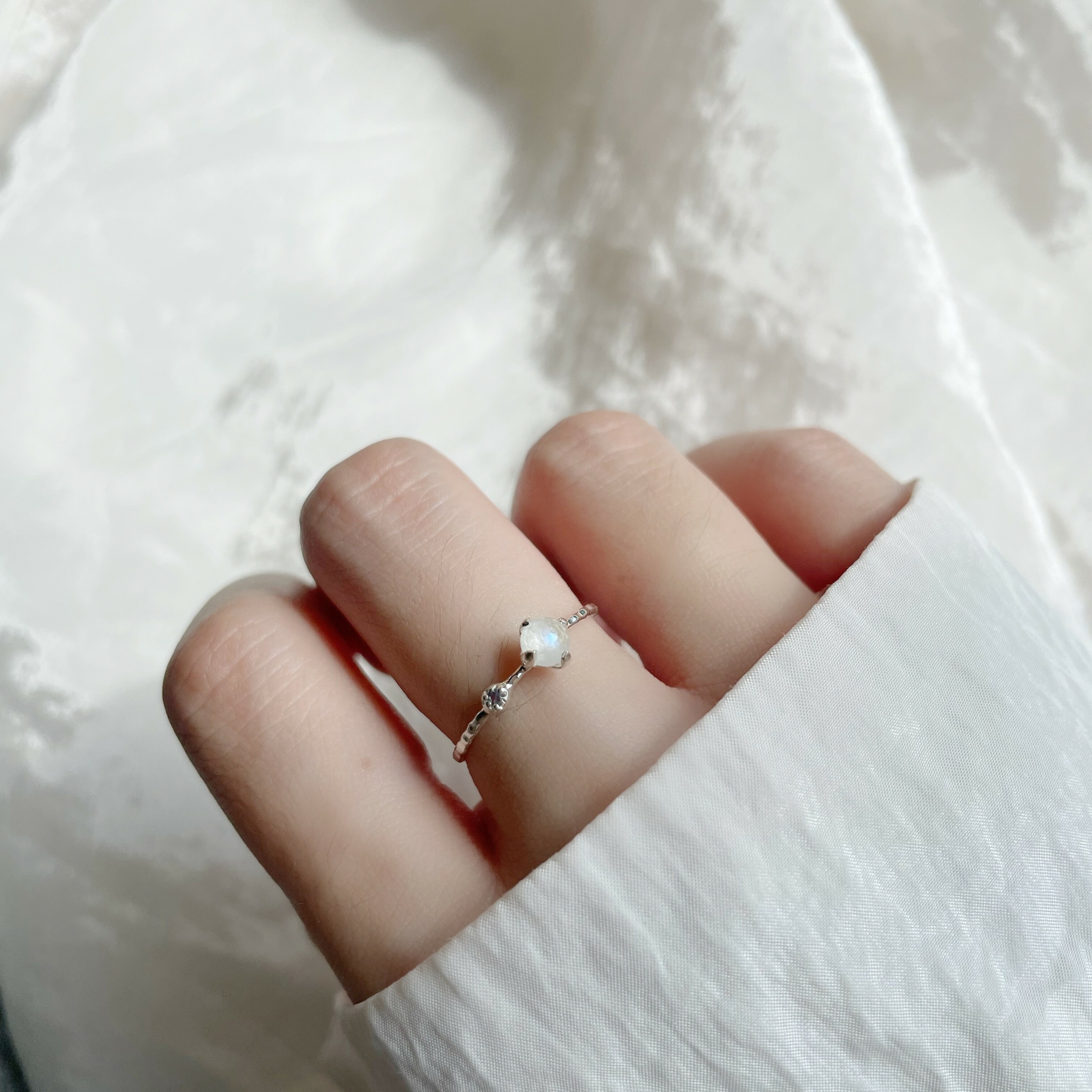 四爪月光雙寶石戒指