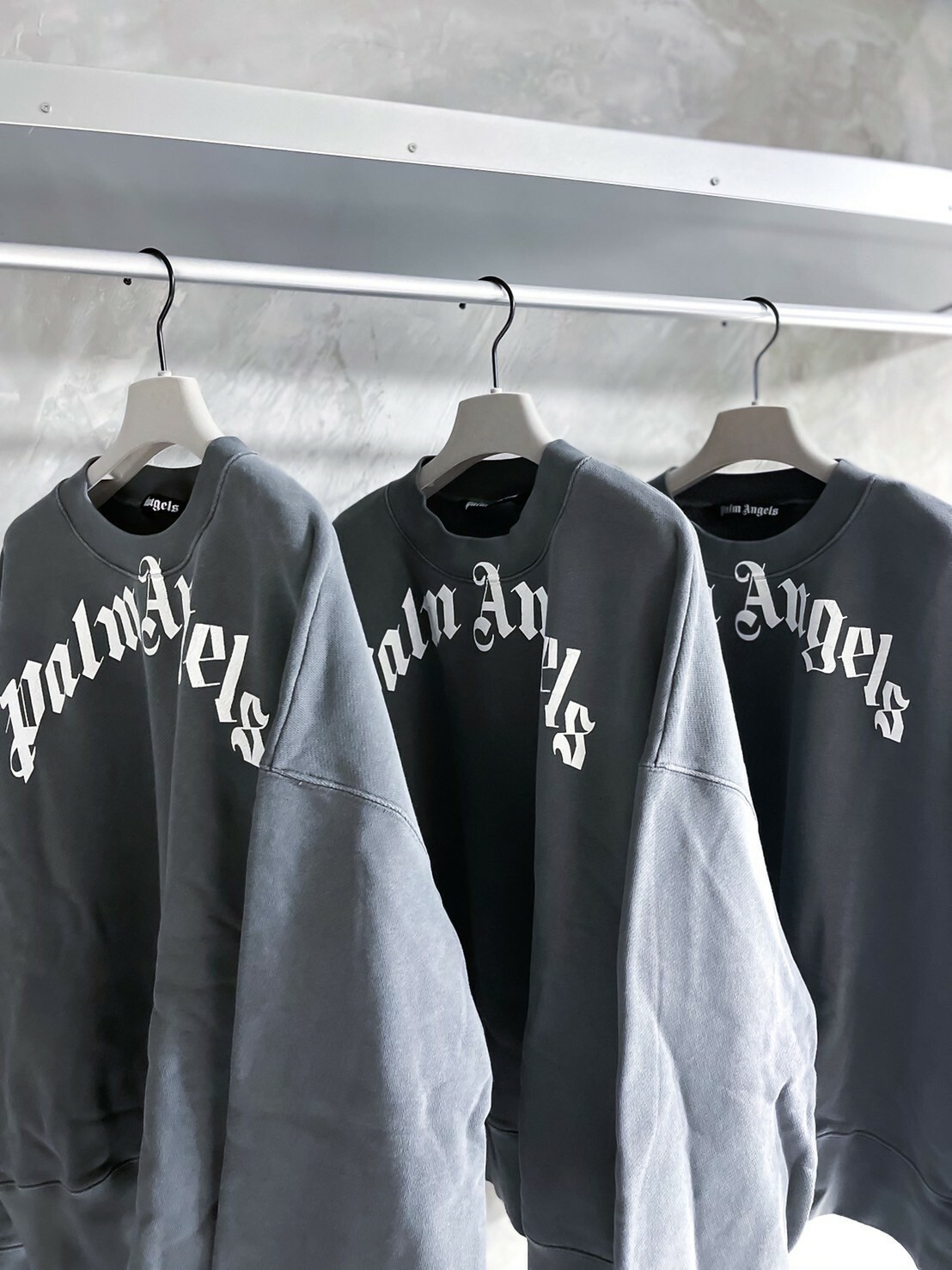 現貨折扣 Palm Angles鐵灰斑駁Logo衛衣