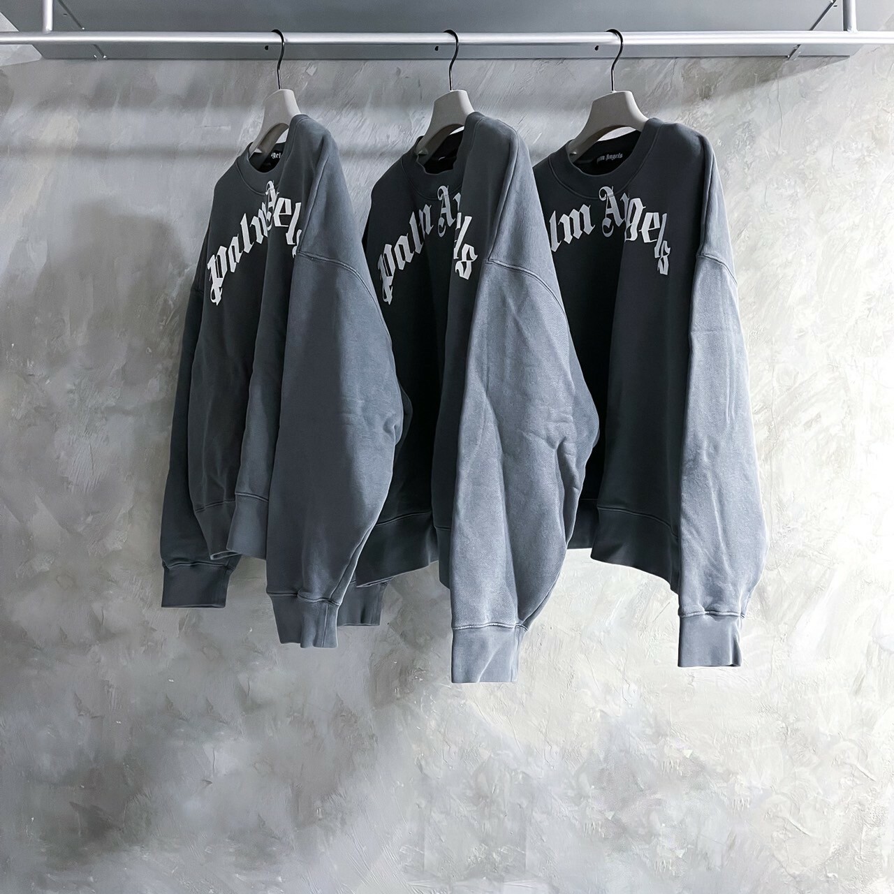 現貨折扣 Palm Angles鐵灰斑駁Logo衛衣