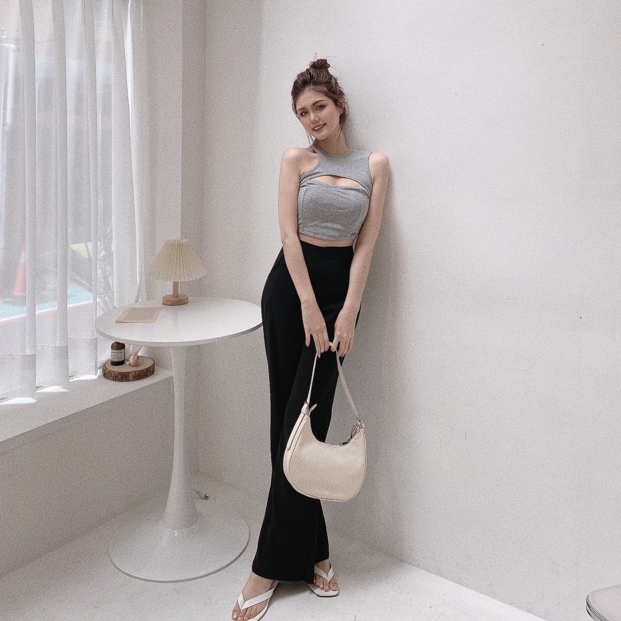 微辣挖胸削肩胸墊背心/四色【C02280301】