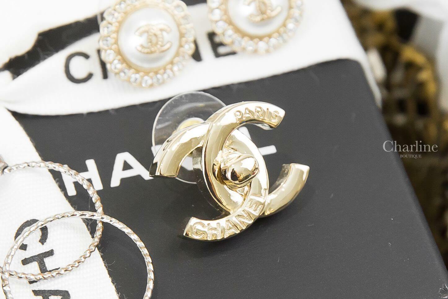 Chanel Earrings 金色壓紋字母書包釦CC耳環