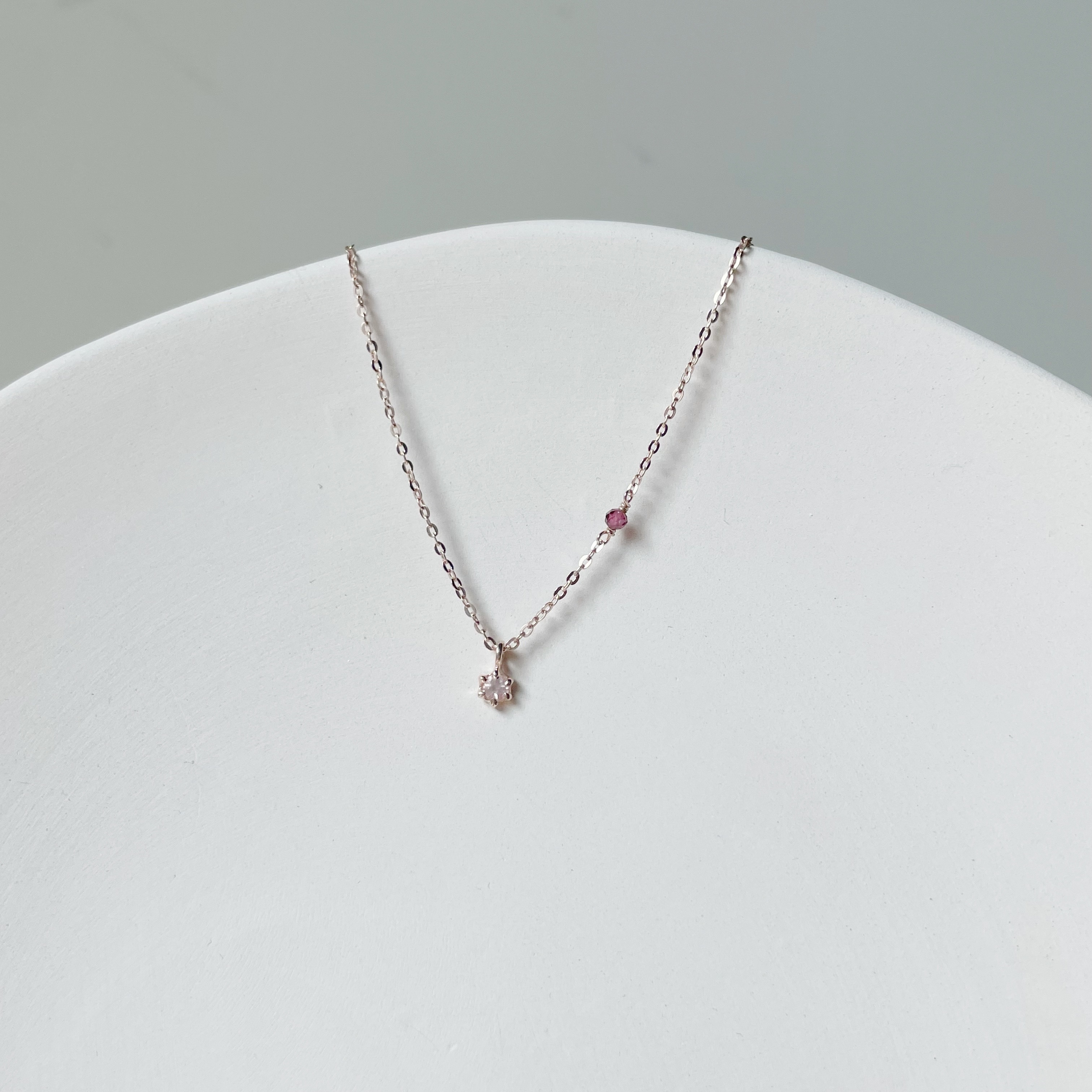 Mini六爪粉晶小石榴石鎖骨鍊