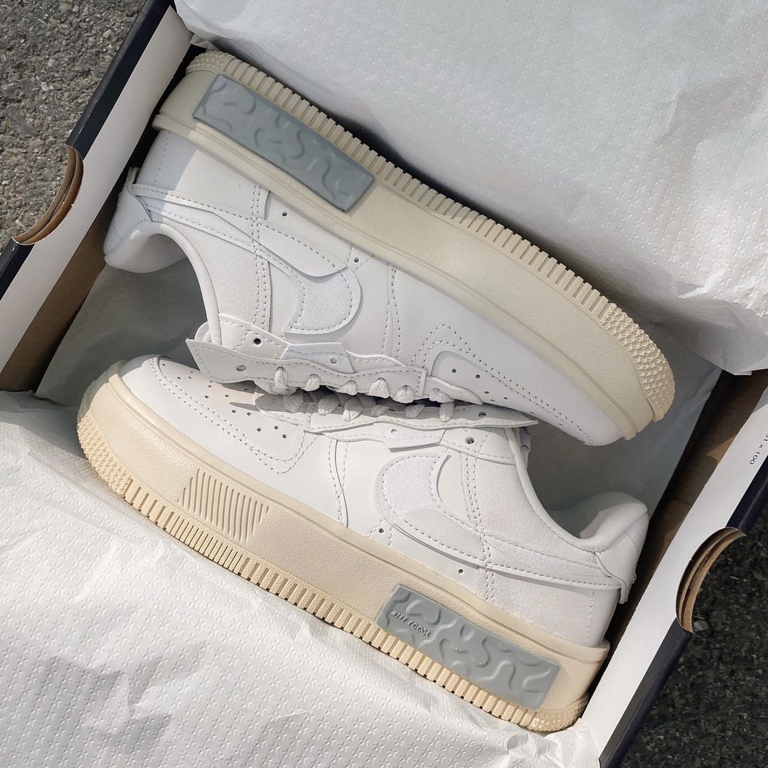 特價商品，無法退換貨) 女鞋NIKE W AIR FORCE 1 FONTANKA DH1290-002