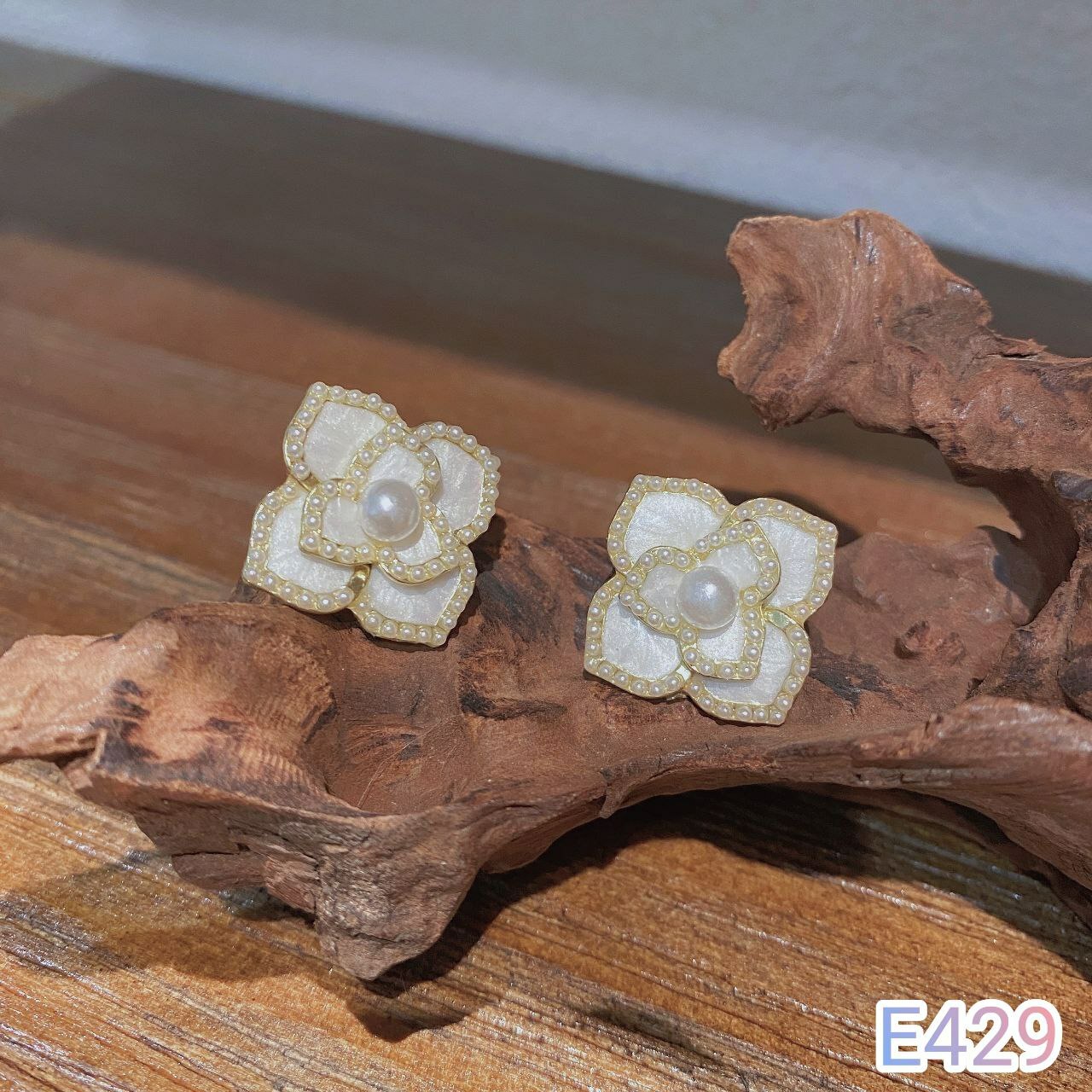 法式复古山茶花耳钉 s925银针珍珠
