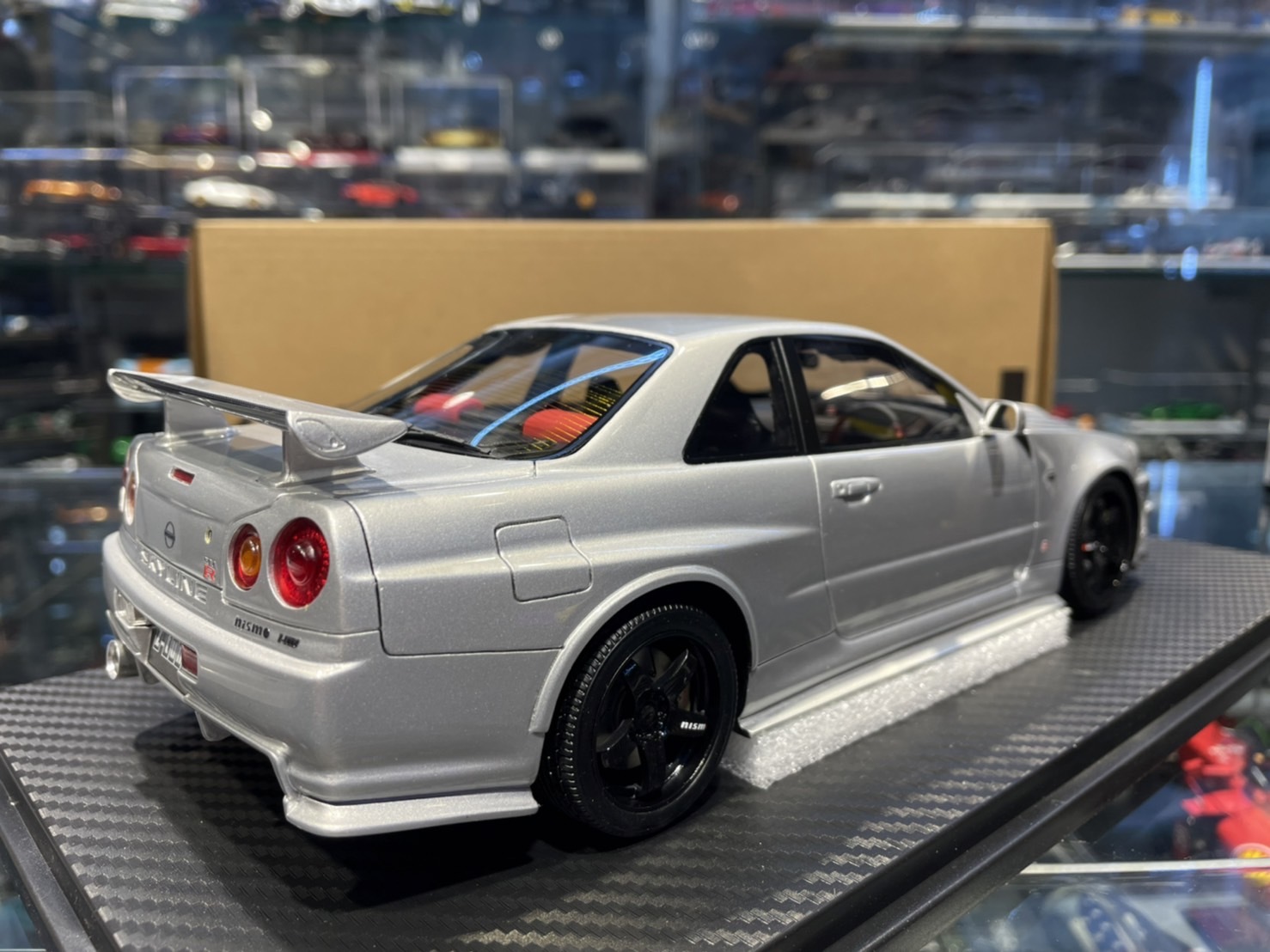 OneModel Nissan Nismo R34 GT-R Z-tune 銀色(樹酯車)