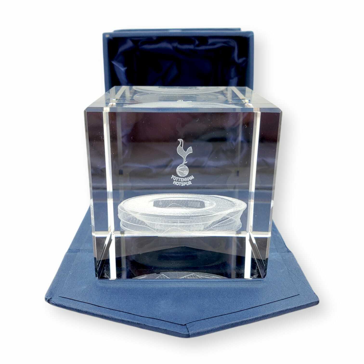 熱刺球場水晶擺設