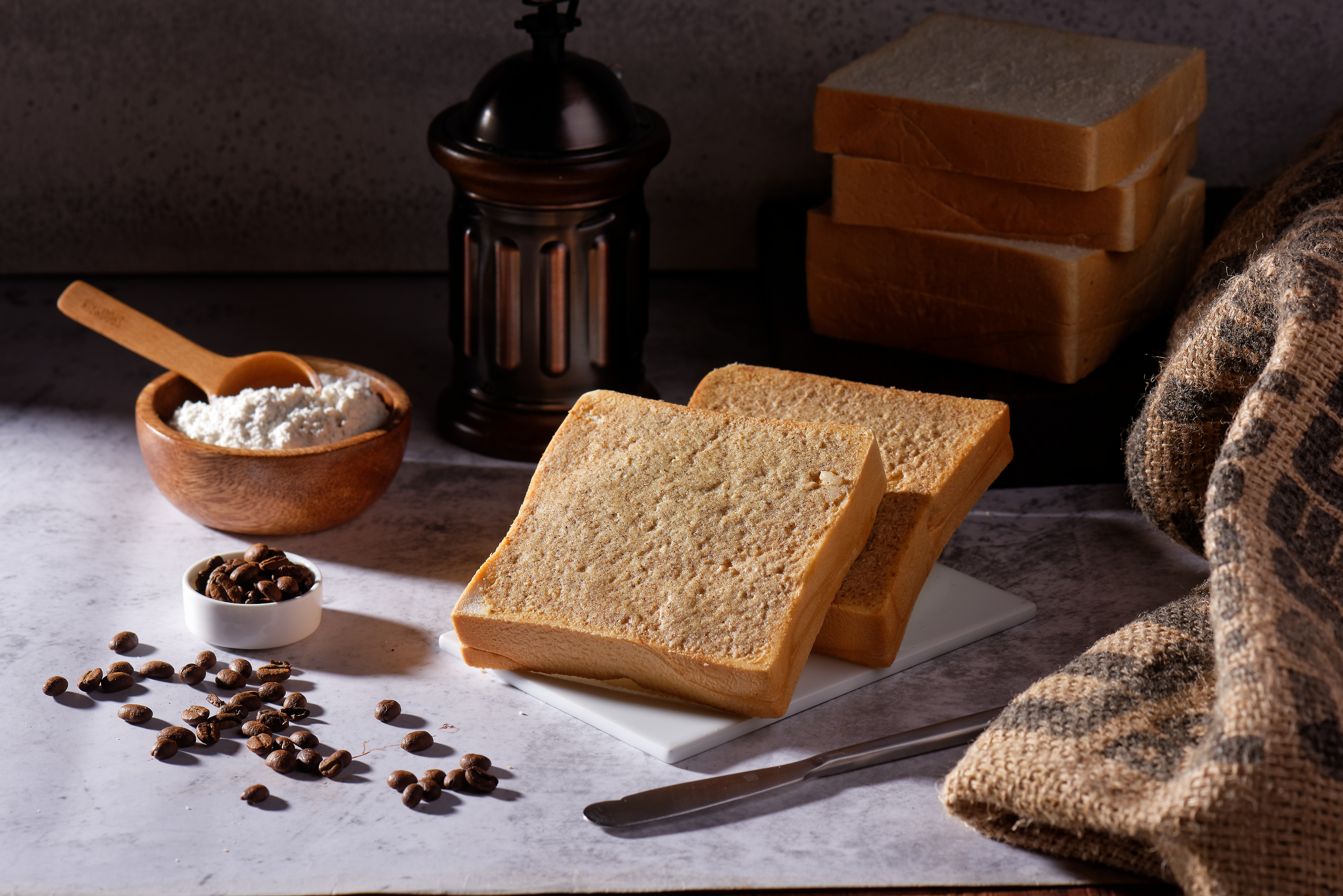 炭燒咖啡奶酥 生吐司厚片