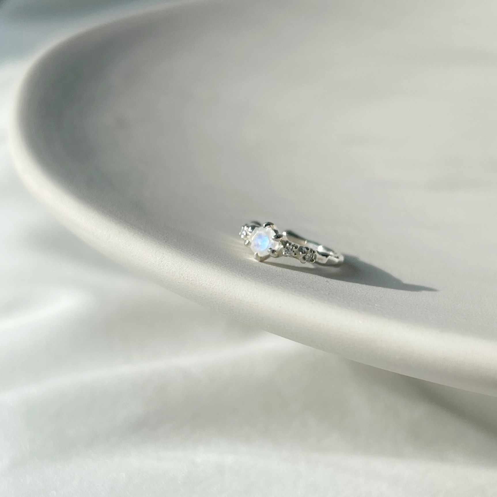 流星六爪月光石耳骨夾