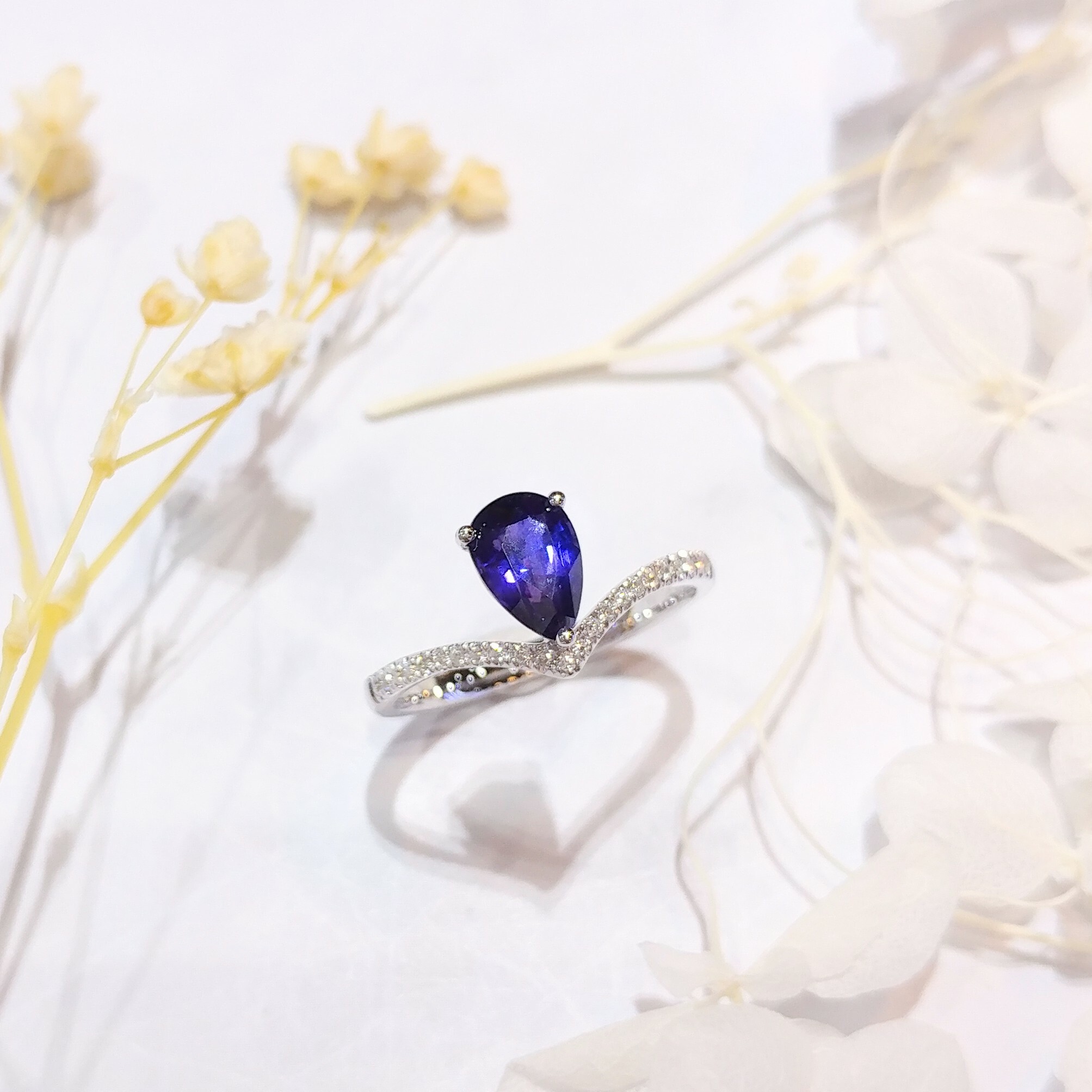 18K White Gold 0.94ct Sapphire and Diamond Ring