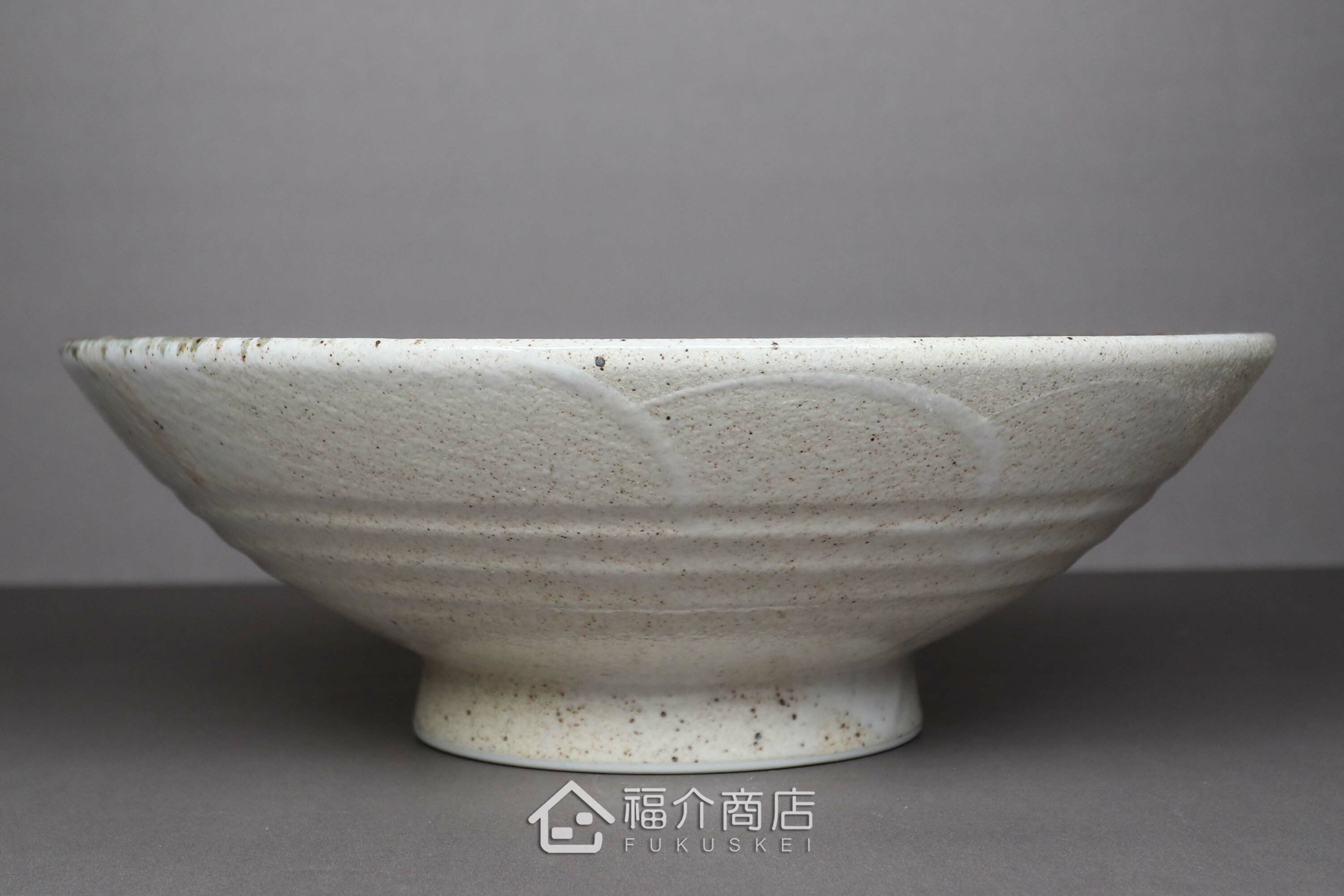 陶瓷材質的拉麵碗