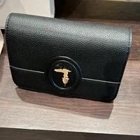 [S] TRUSSARDI 75B01353 9Y099999 LOGO PATCH CLUTCH FULL GRAIN PU,BLACK, 8055720169591 (STJ38)