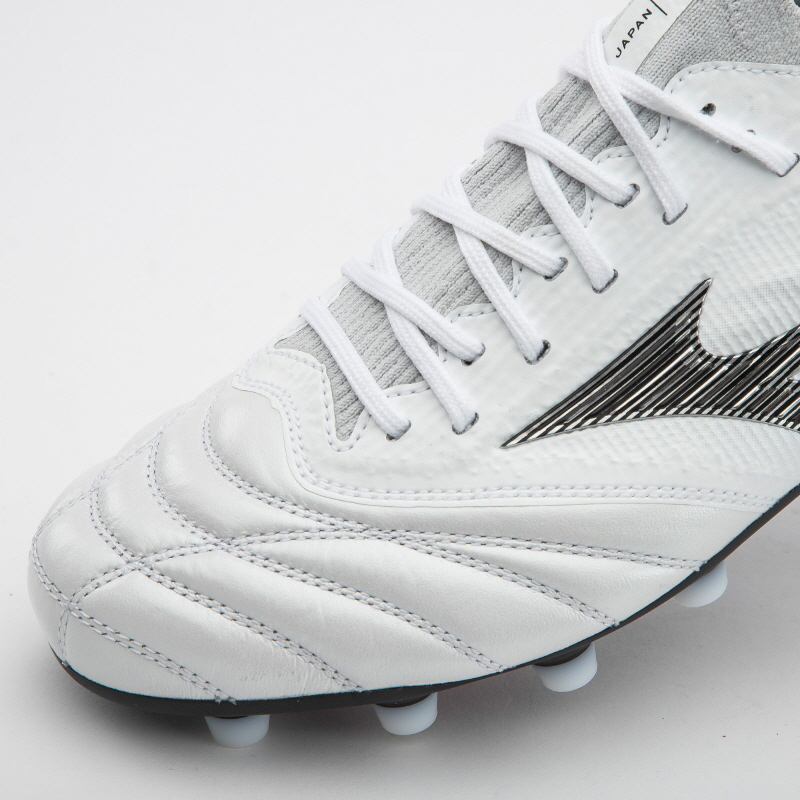 MIZUNO MORELIA NEO III β JAPAN 仿真草地/草地足球鞋 白色  (特價貨品，不設退換)