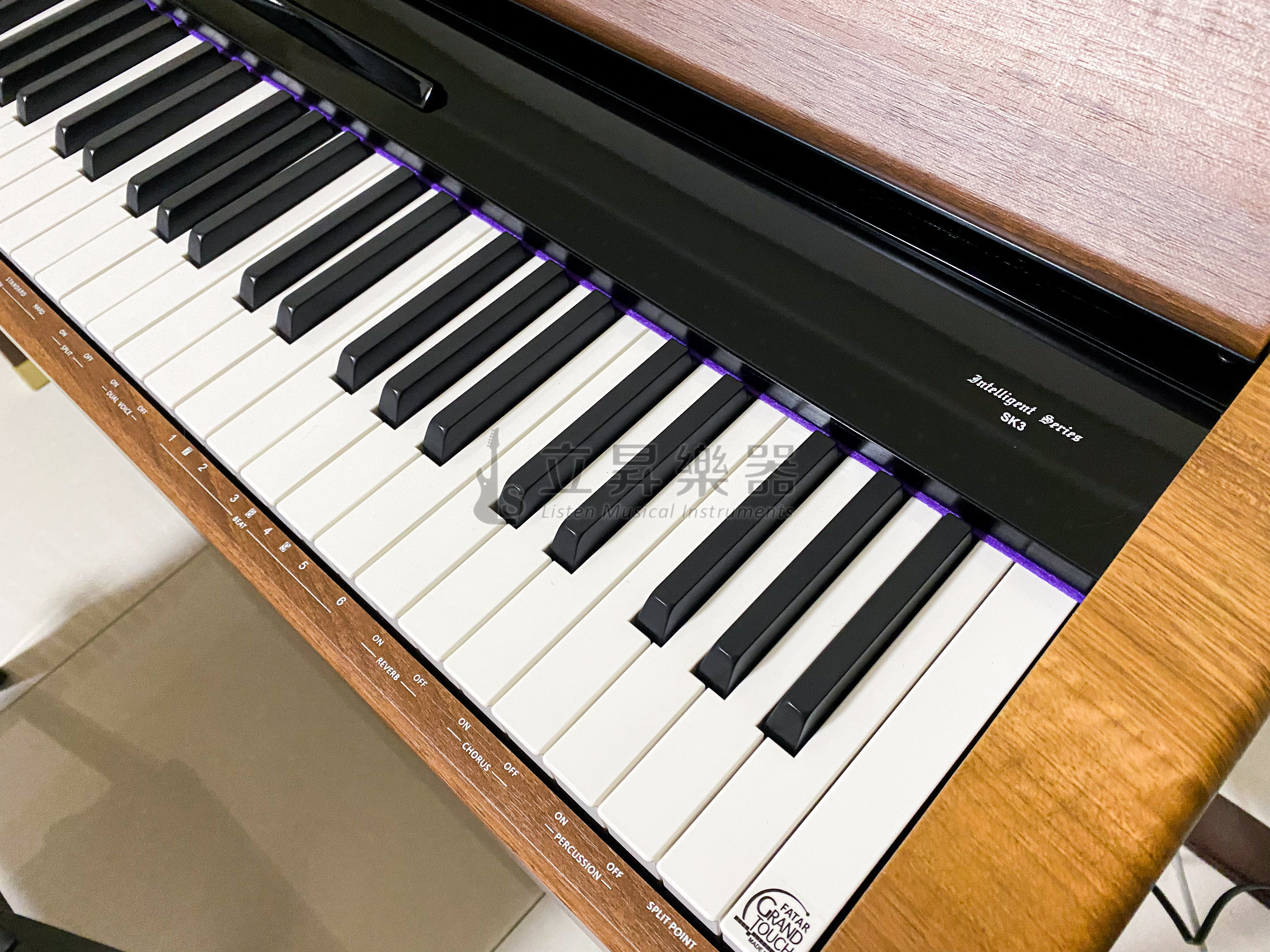 【現貨供應】FLYKEYS SK3 88鍵 電鋼琴 立式折蓋 原木色 北歐設計 德國舒密特鋼琴音色 第 5 張圖片｜三峽鍵盤 / 鋼琴