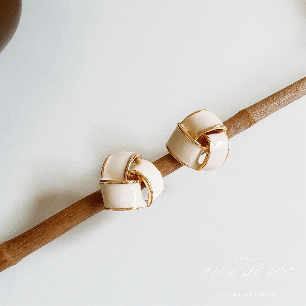 杏白三角｜純銀針耳環