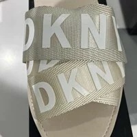 [S] DKNY IDALIE LOGO FLAT SANDALS,WHITE NDW, K1147884-WHT NDW (SD152)