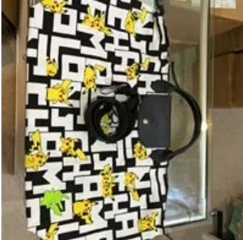 [S] LONGCHAMP LE PLIAGE POKEMON PIKACHU TRAVEL LARGE WITH LONG STRAP BAG,BLACK/WHITE, 3597922031207 (SLC57)