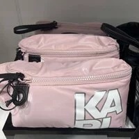 [S] KARL LAGERFELD 22UW3007K SOFT BUMBAG A585 CAMEO PINK, 8720092801737 (SKL249)