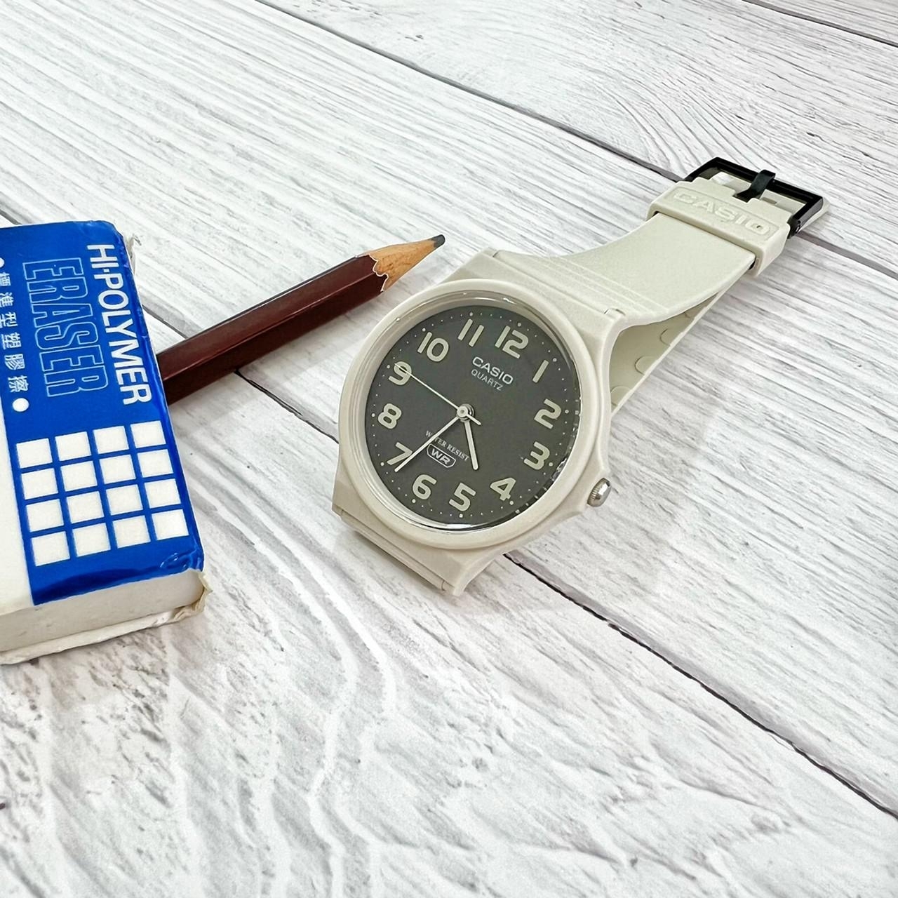 【CASIO 卡西歐】大地霧色指針錶 MQ-24UC-8B 現代鐘錶