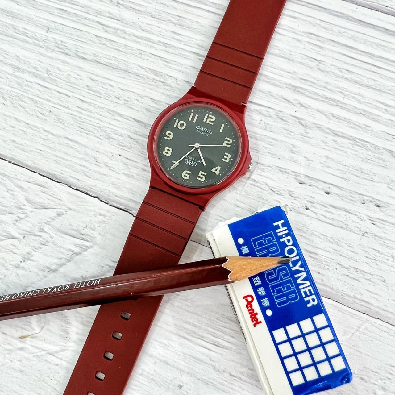 【CASIO 卡西歐】大地霧色指針錶 MQ-24UC-4B 現代鐘錶