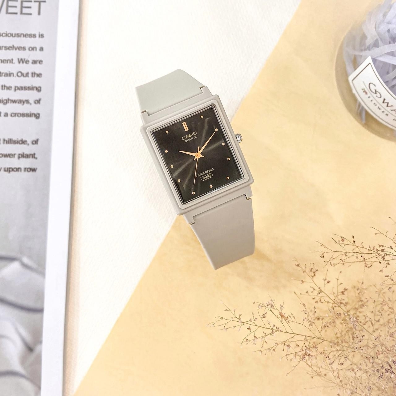 【CASIO 卡西歐】方形霧感指針錶 MQ-38UC-8A 現代鐘錶