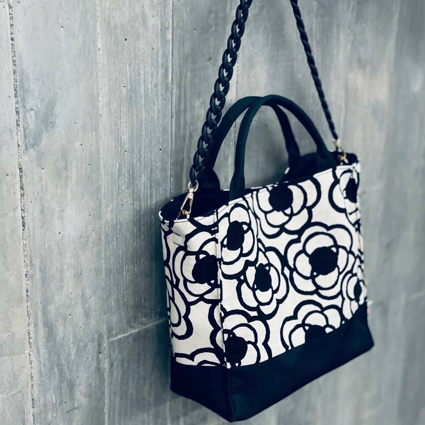 Box bag  | 黑線花