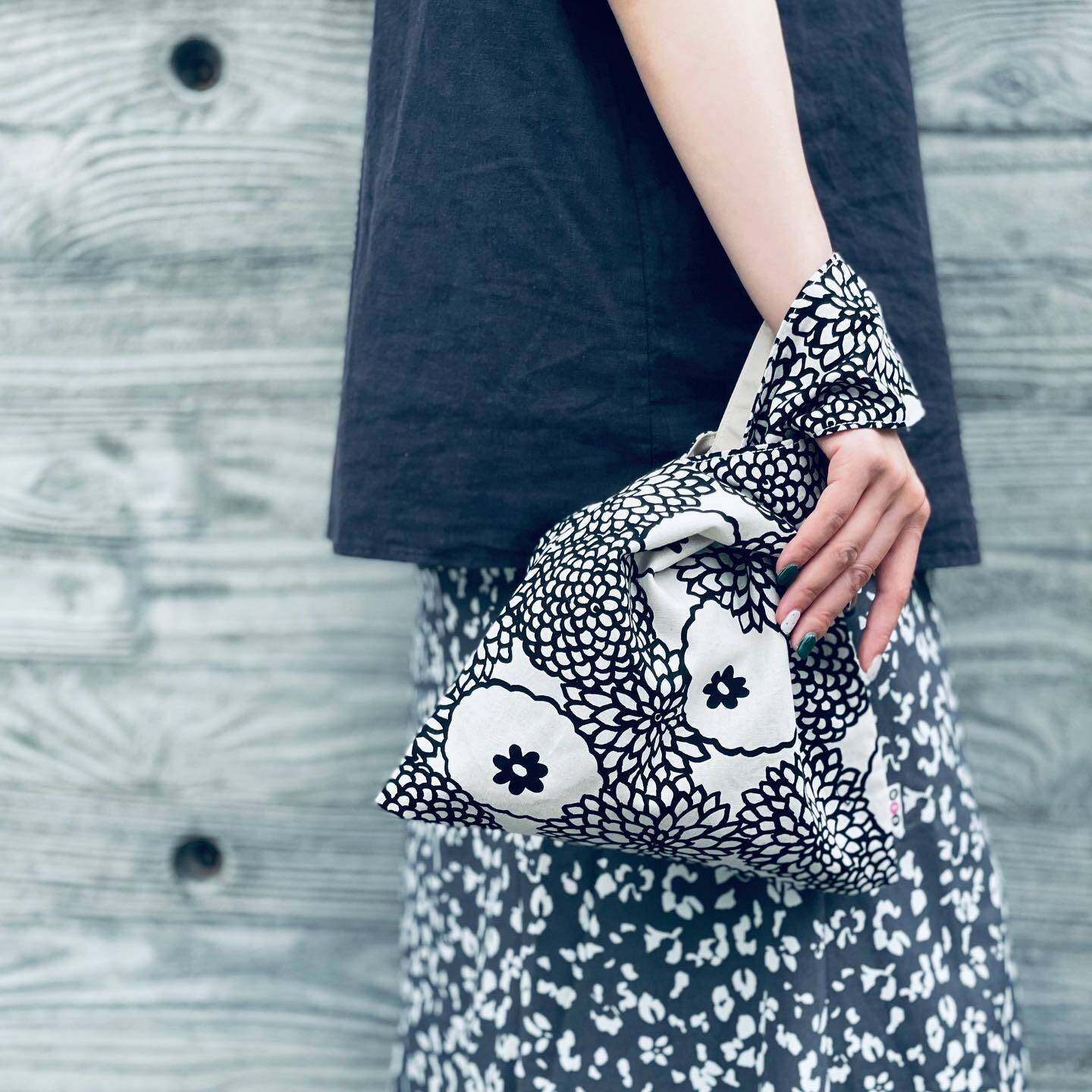 手挽日本結袋 | 米色菊花布