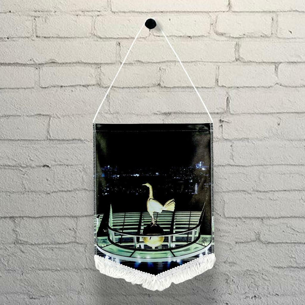 熱刺球場金雄雞相片錦旗