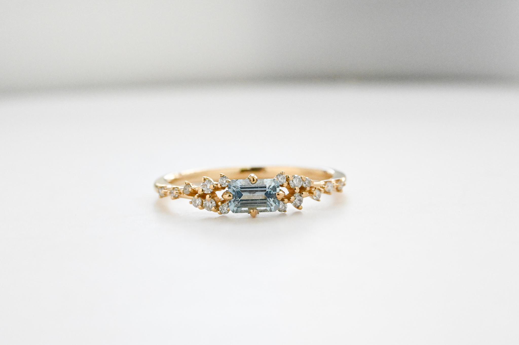 18K aquamarine diamond ring