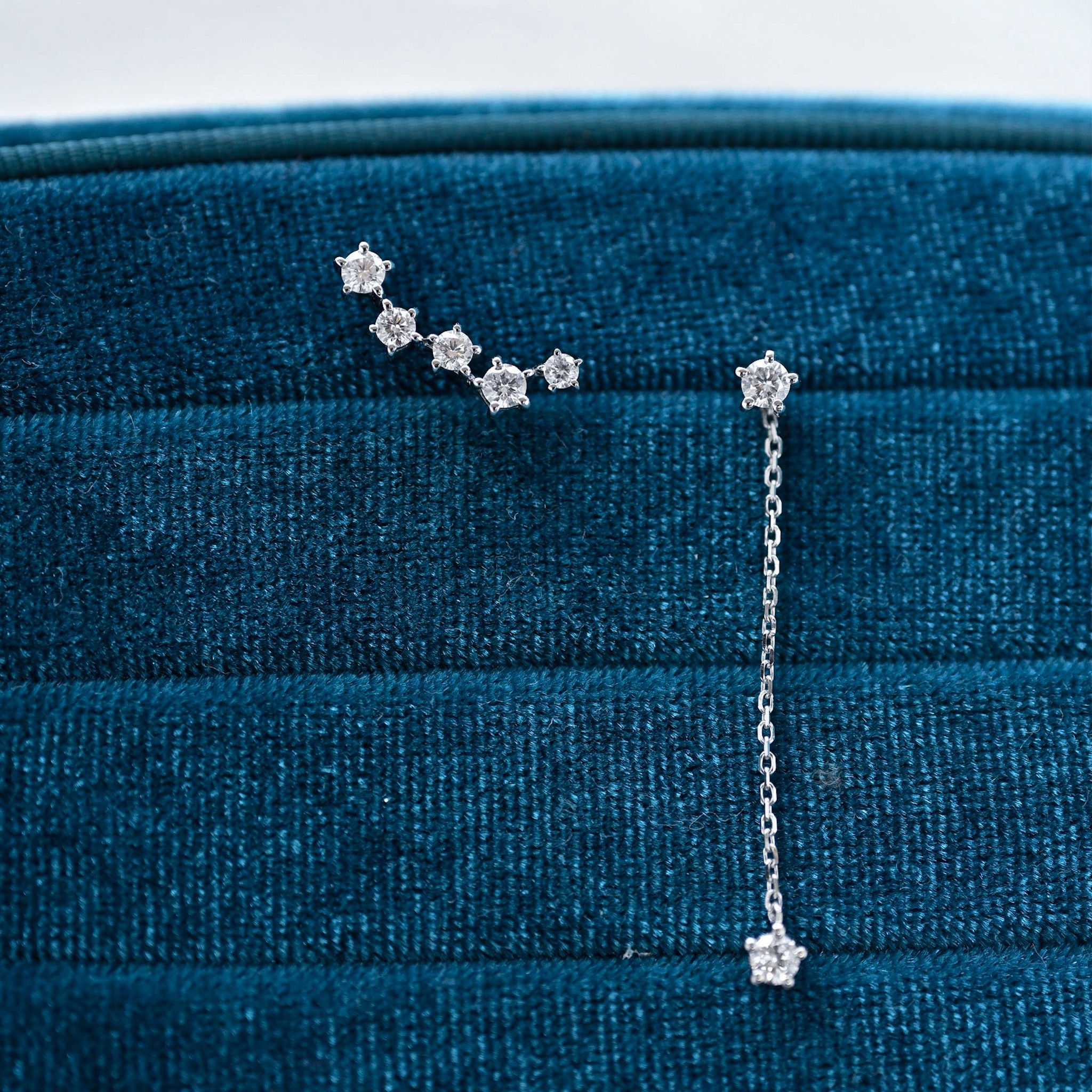 18K In-sym Diamond Earring