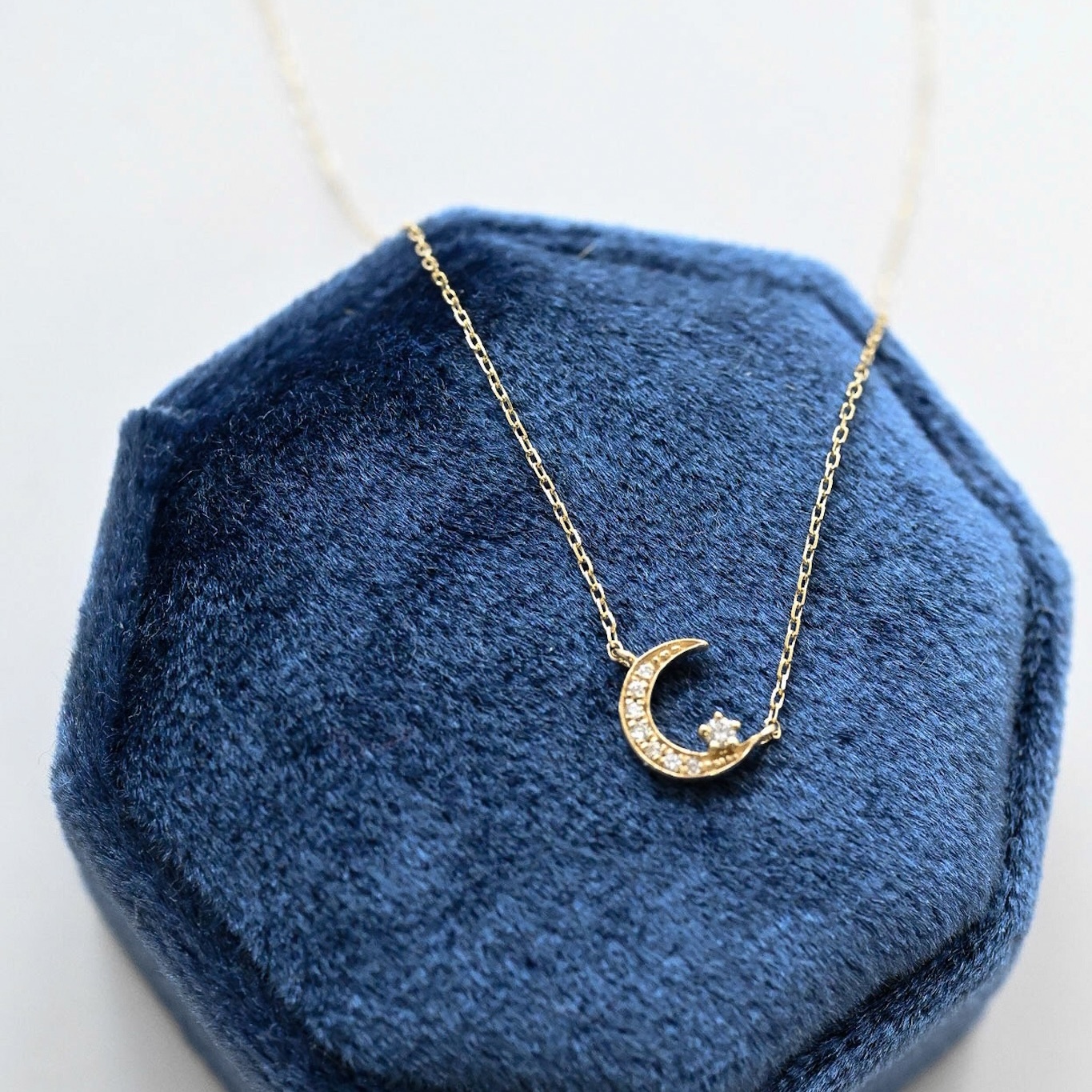 18K Moon Light Diamond Necklace