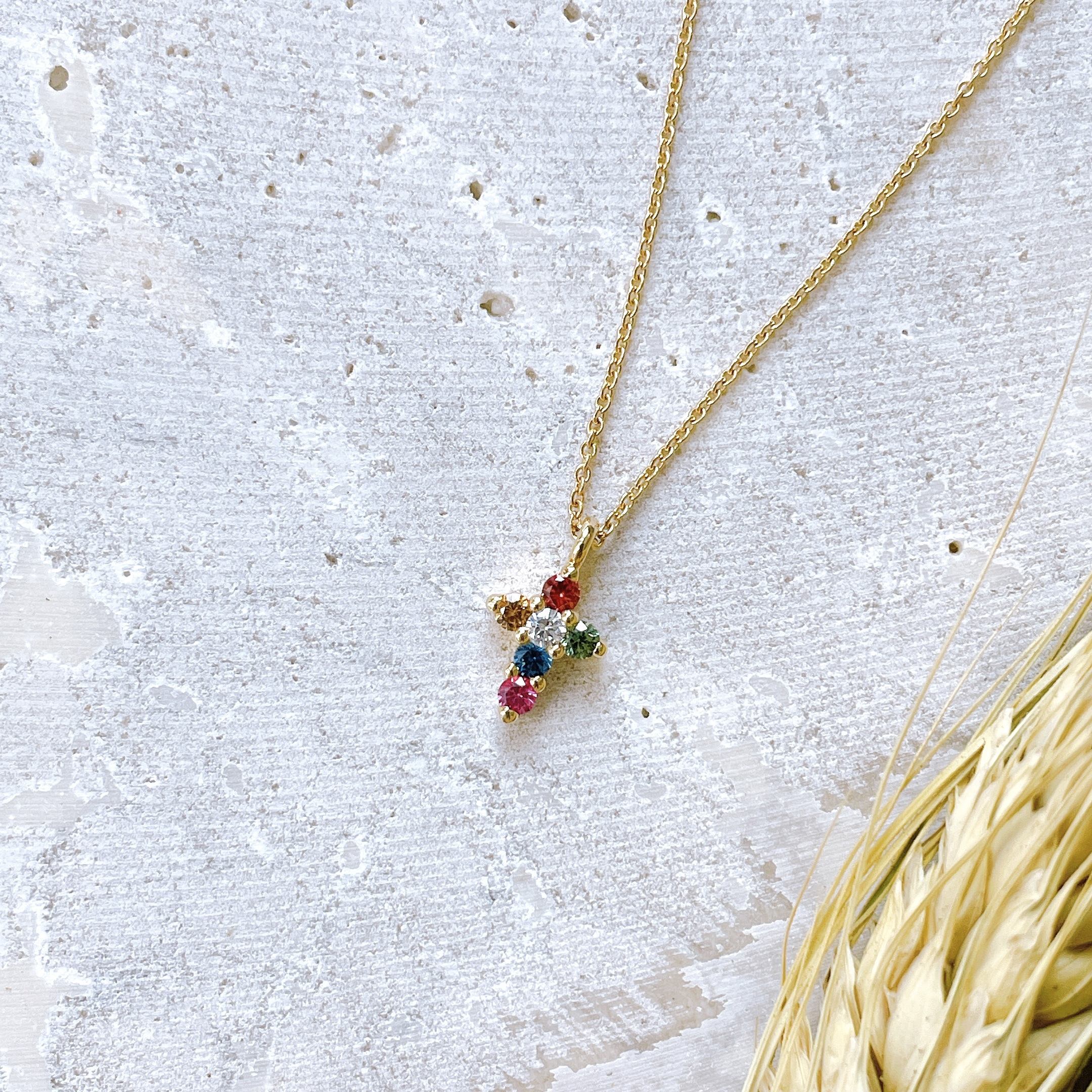 18K金彩虹藍寶石鑽石套鍊-迷你十字架