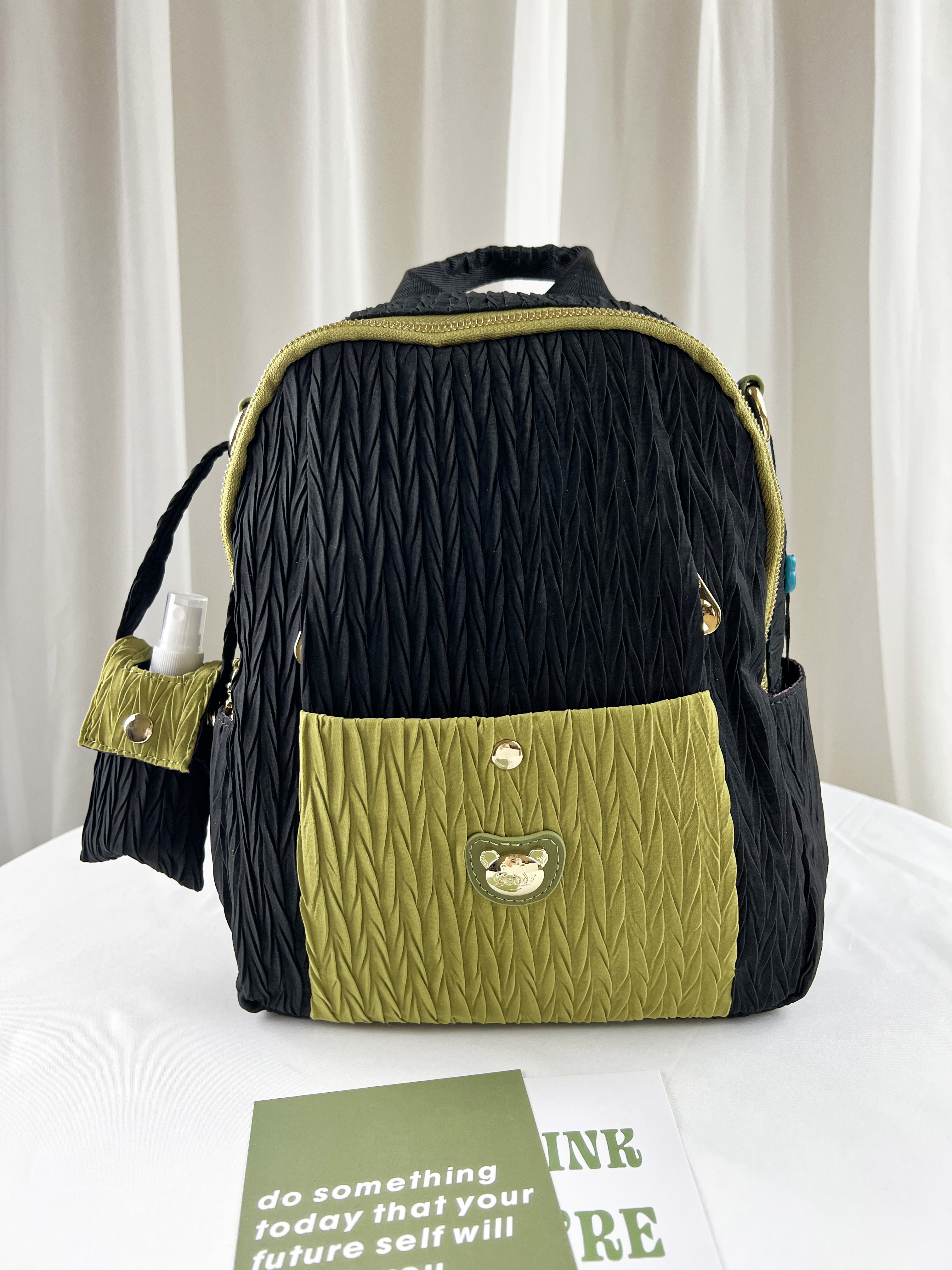 GOODS 綠配黑拼色皺皺防潑水後背包 / 側背包附零錢包 #2743