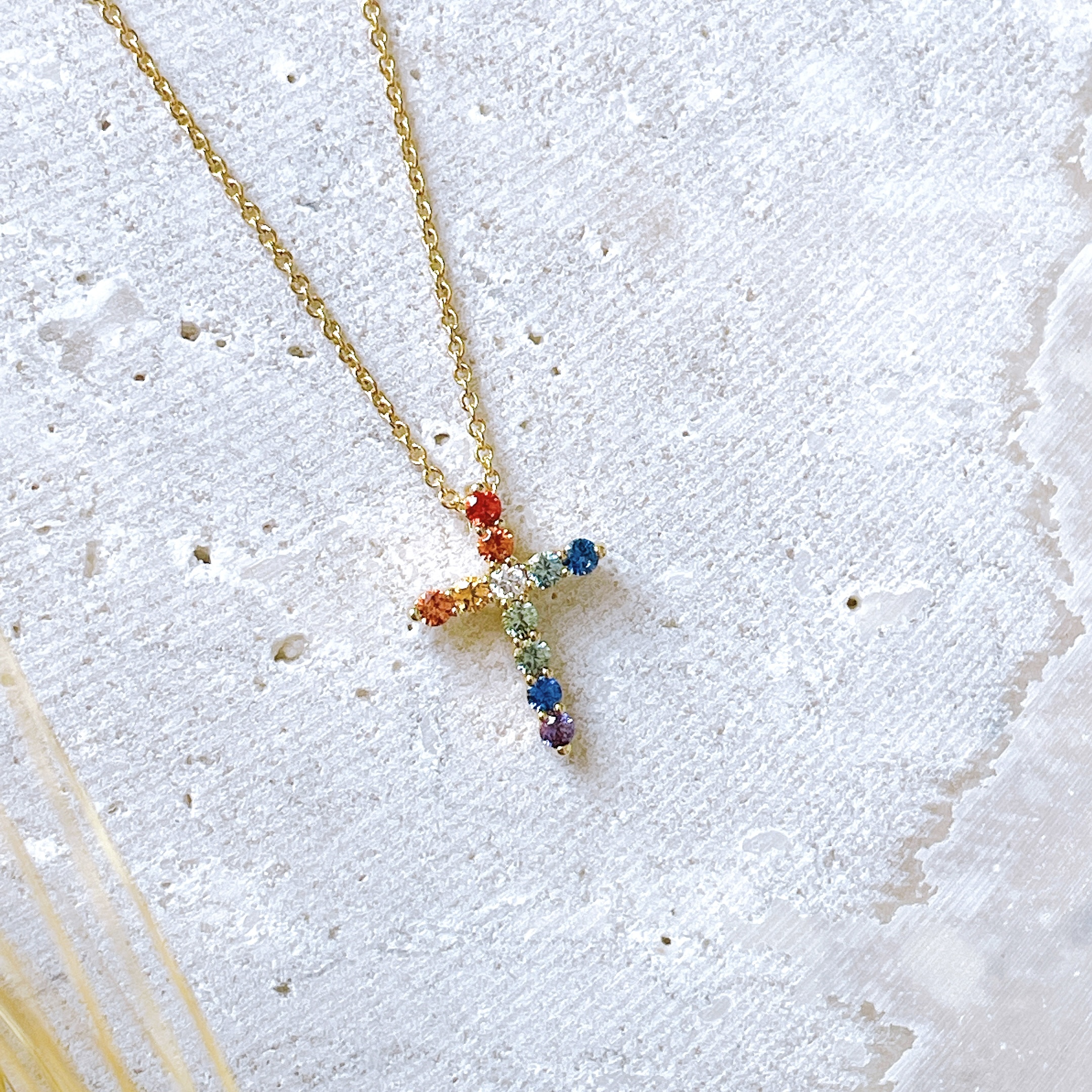 18K金彩虹藍寶石鑽石套鍊-十字架B