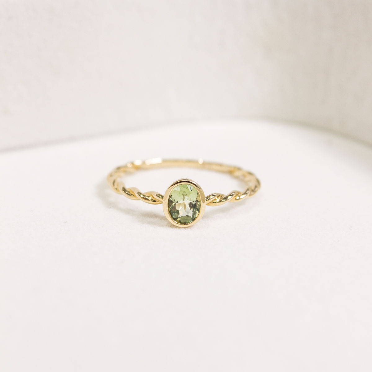 【現貨】橢圓碧璽戒指 (綠色)