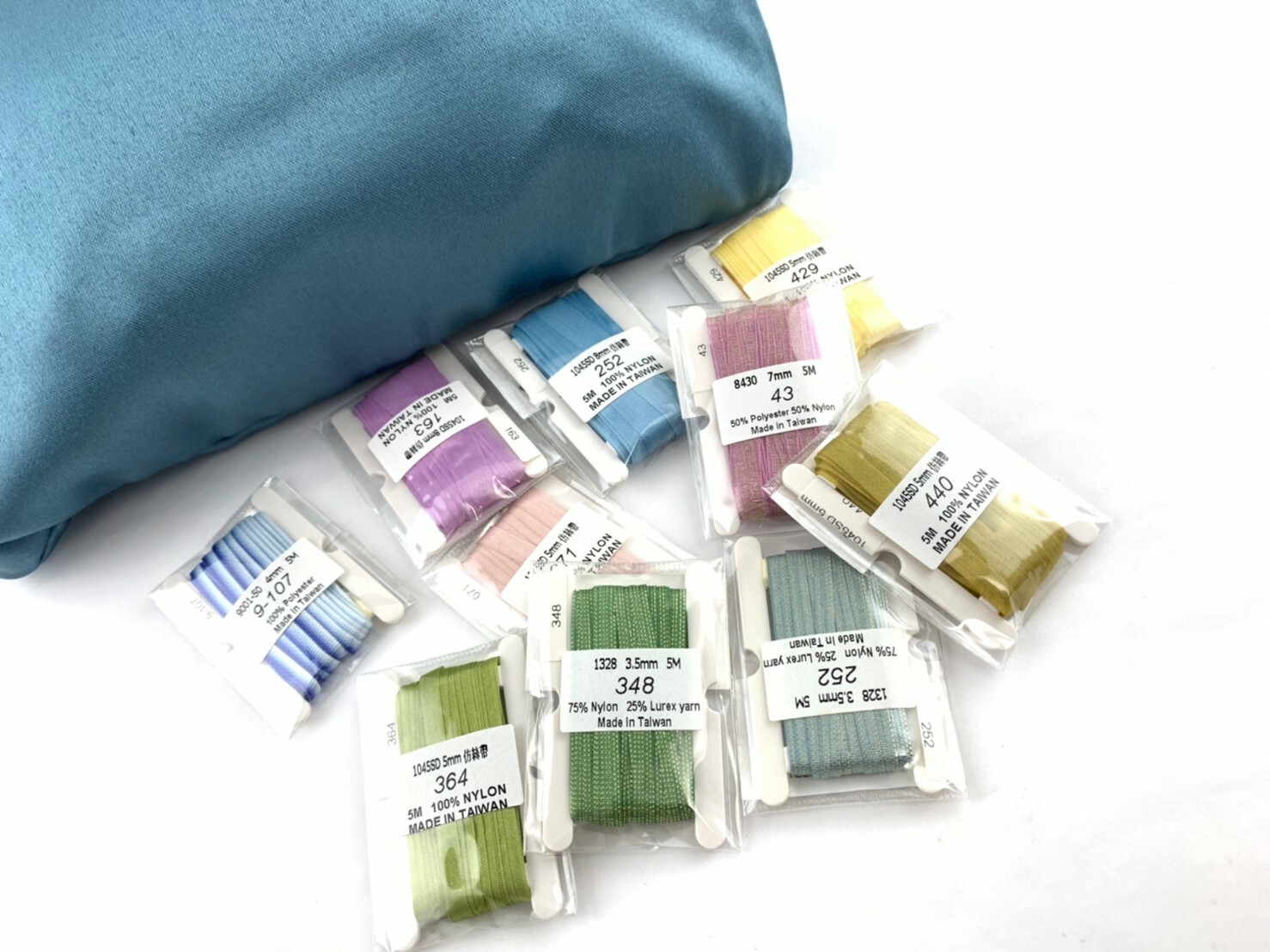 手工L型拉鍊抱枕套+10包刺繡緞帶/4款組合(送刺繡針一組)