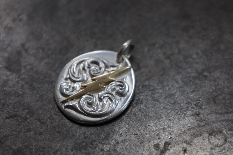 SE-1044 K18 lightning&scroll metal