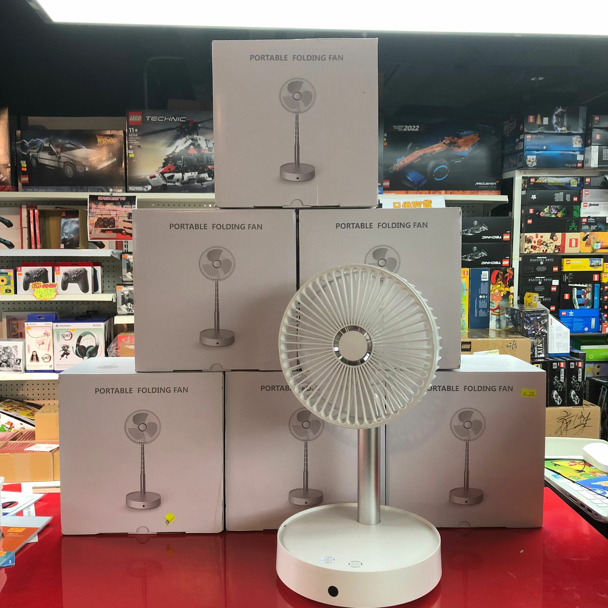 【伸縮”左右搖擺‘’USB充電風扇】 充電後可作便攜式流動風扇 （附remote)