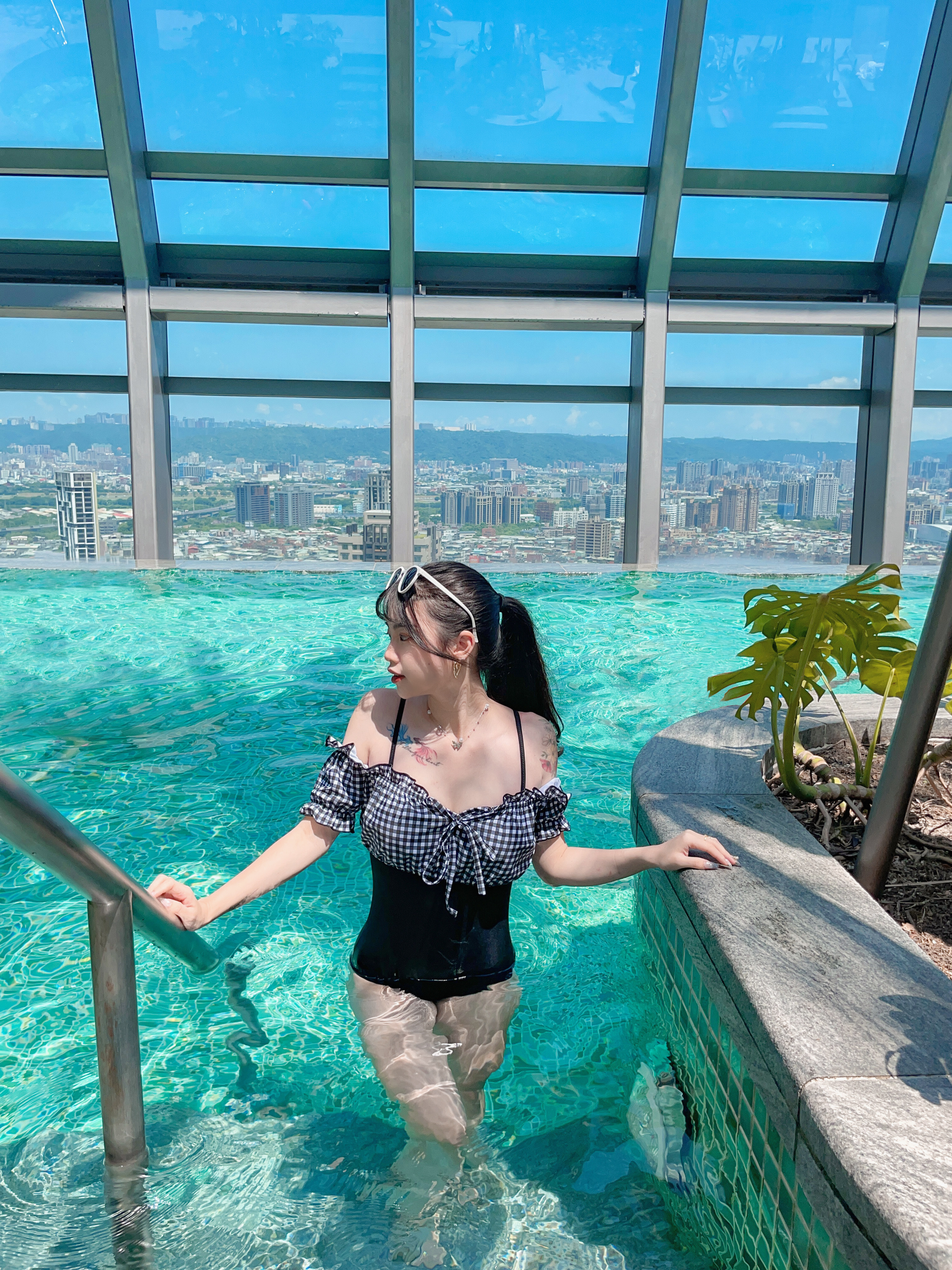 甜酷少女🖤黑格子連身泳衣