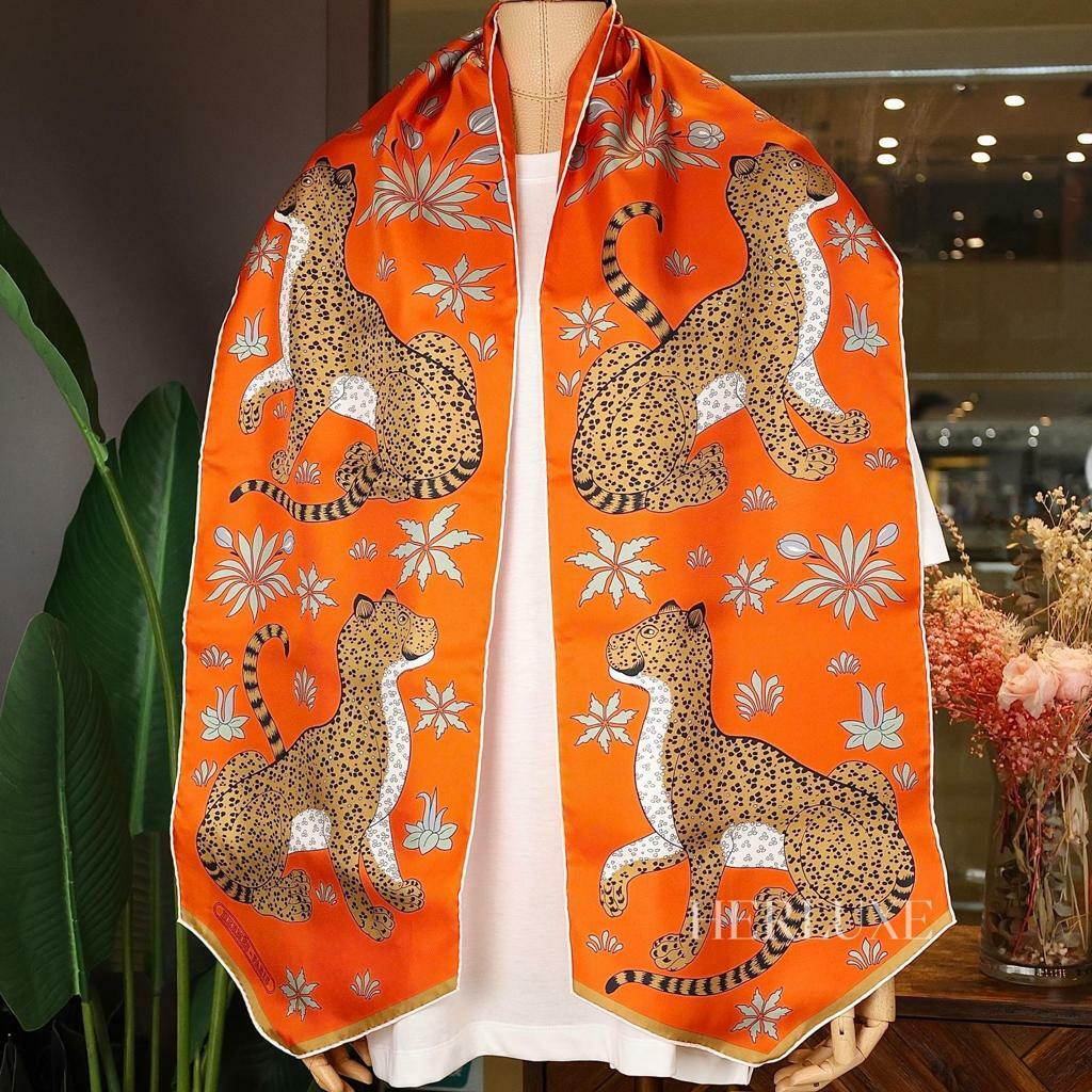 Écharpe de soie - les leopards orange / beige fonce 100% soie 30 x 180cm