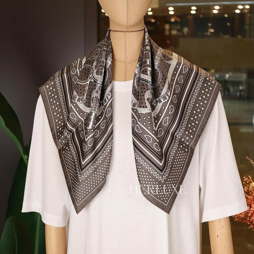 Scarf 100% soie 70 x 70cm