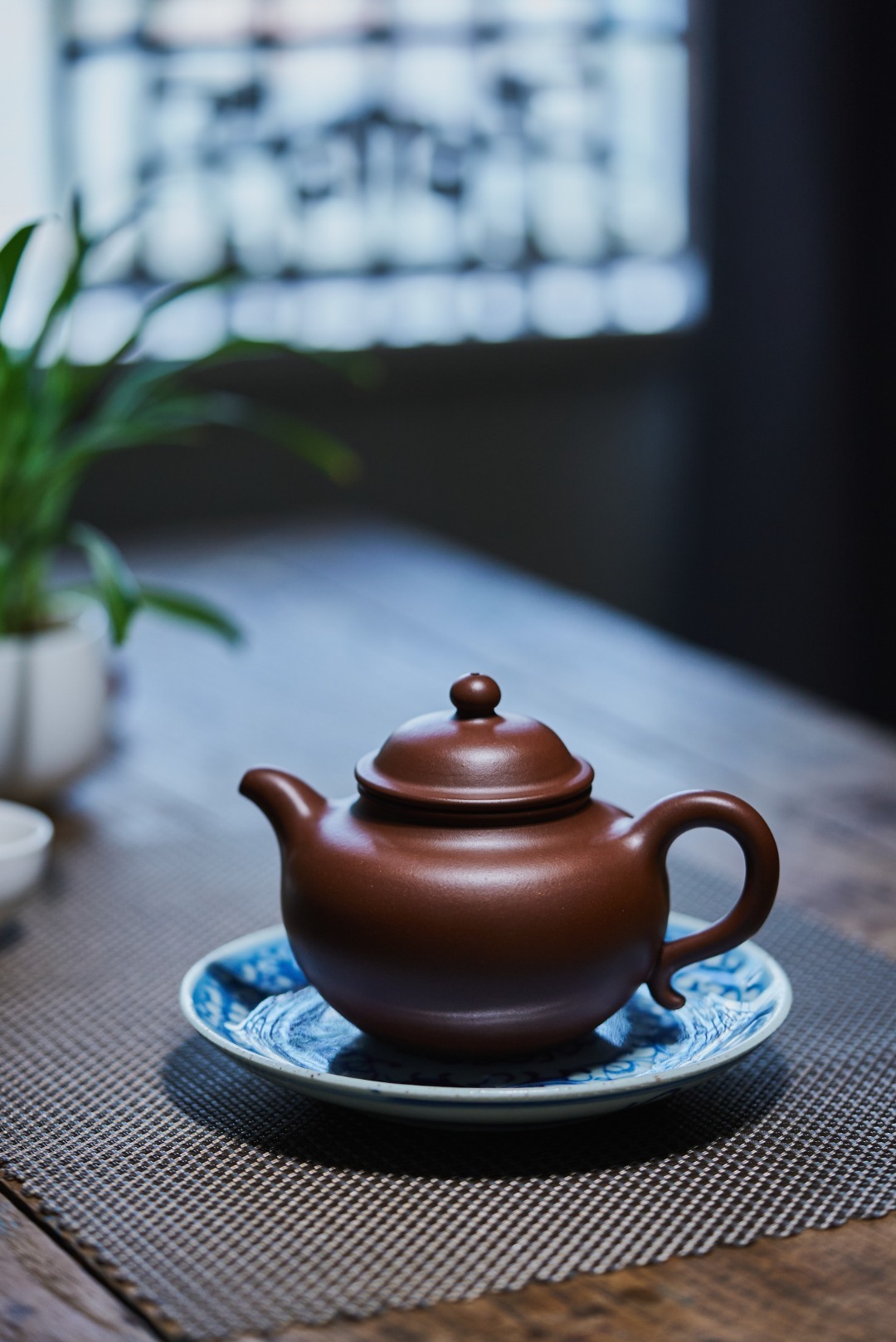 【古蓮子】--造型古樸、端莊，做工細膩，用料講究。