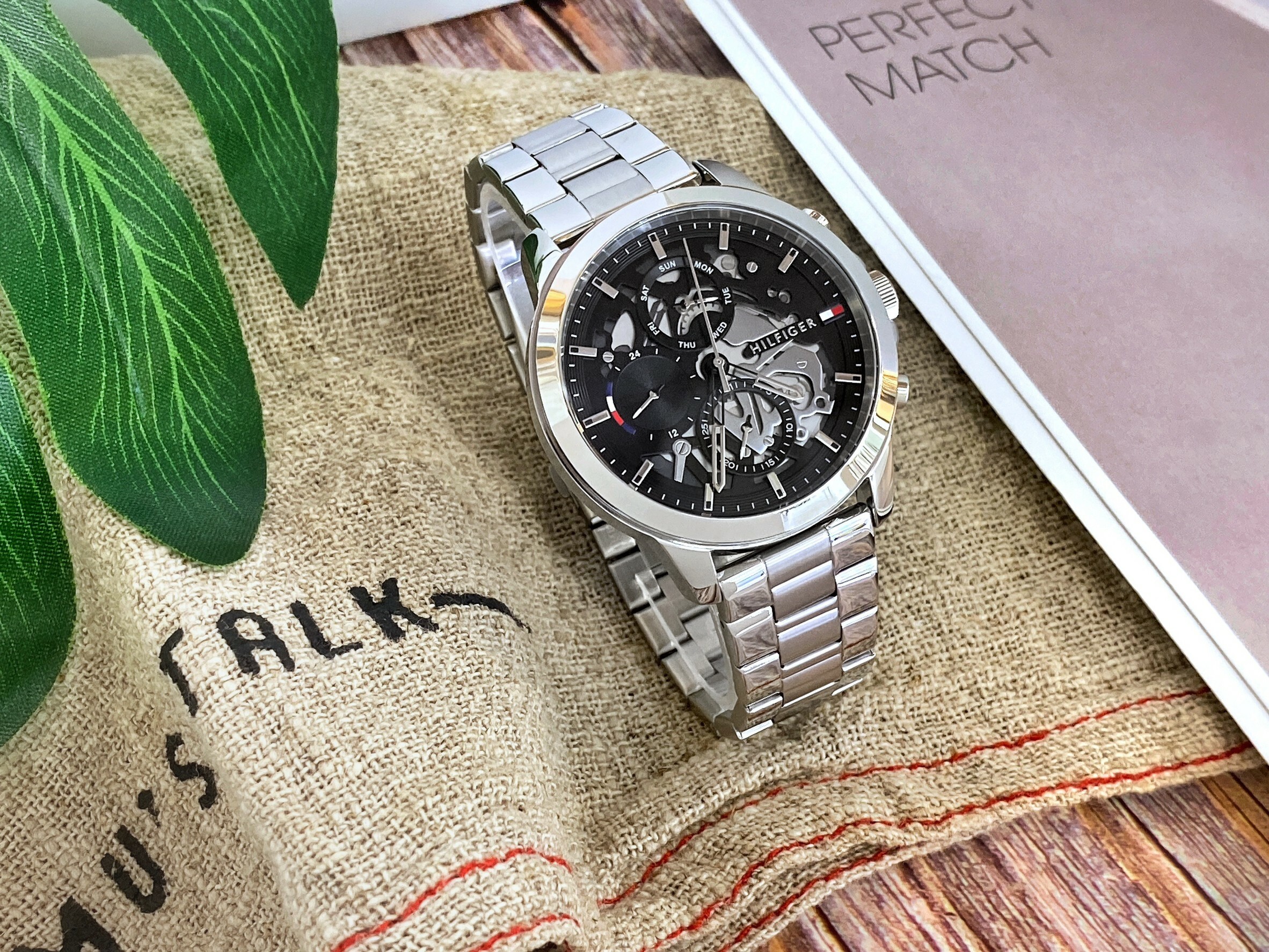 【Tommy Hilfiger】時尚造型鏤空石英腕錶 1710477 44mm  現代鐘錶