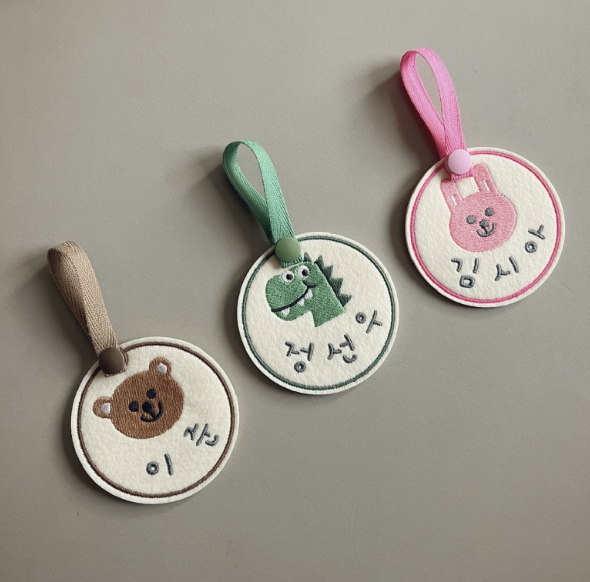 Tailor made Name Tag (Round)