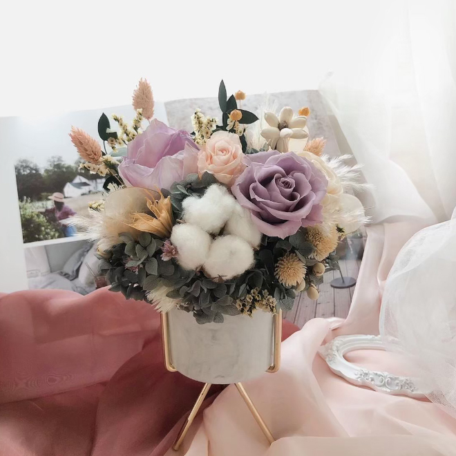 古典優雅紫永生盆花