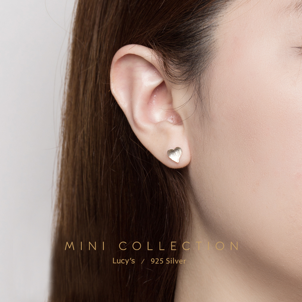 *925純銀〔輕銀系列〕髮絲紋愛心 耳環 (78411)