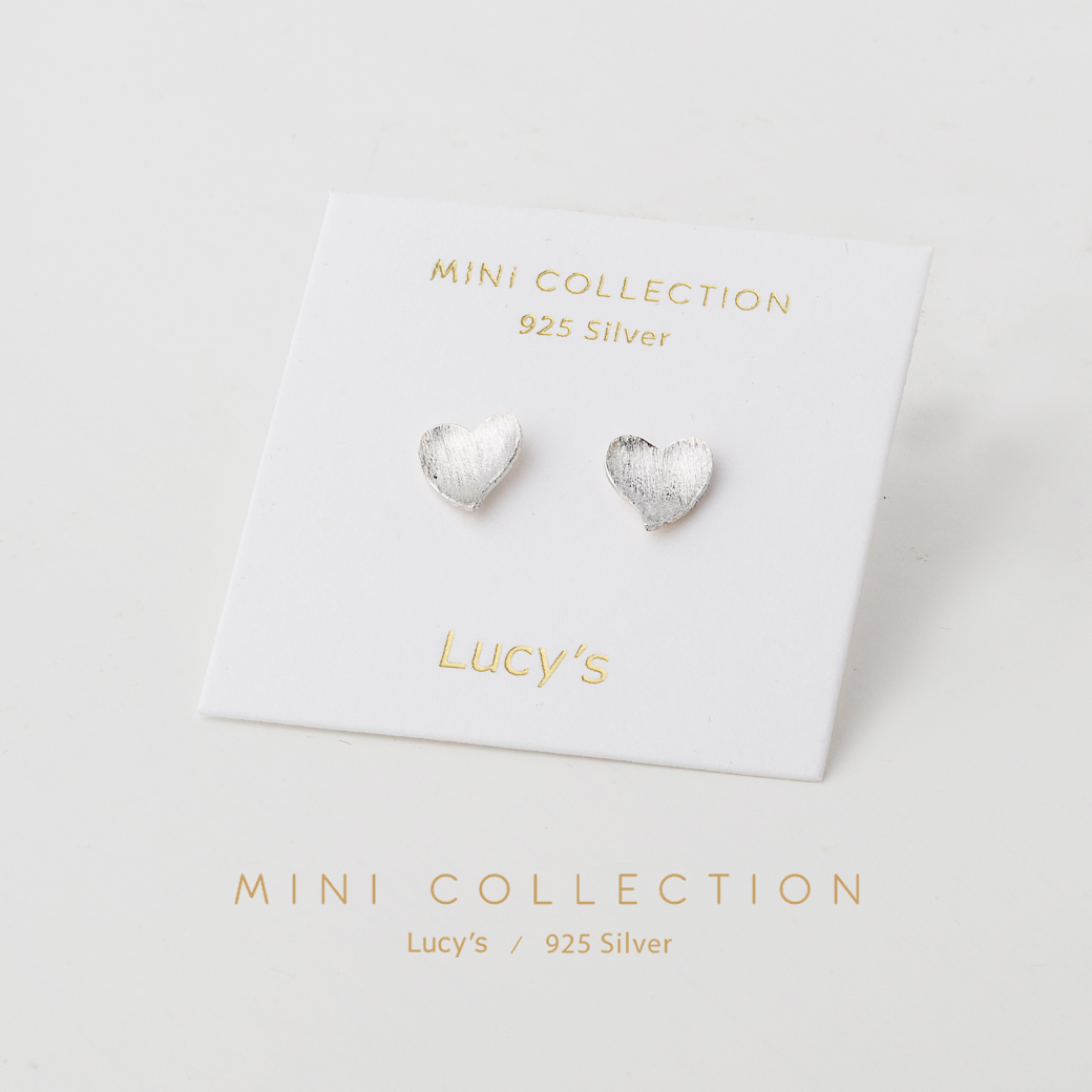 *925純銀〔輕銀系列〕髮絲紋愛心 耳環 (78411)